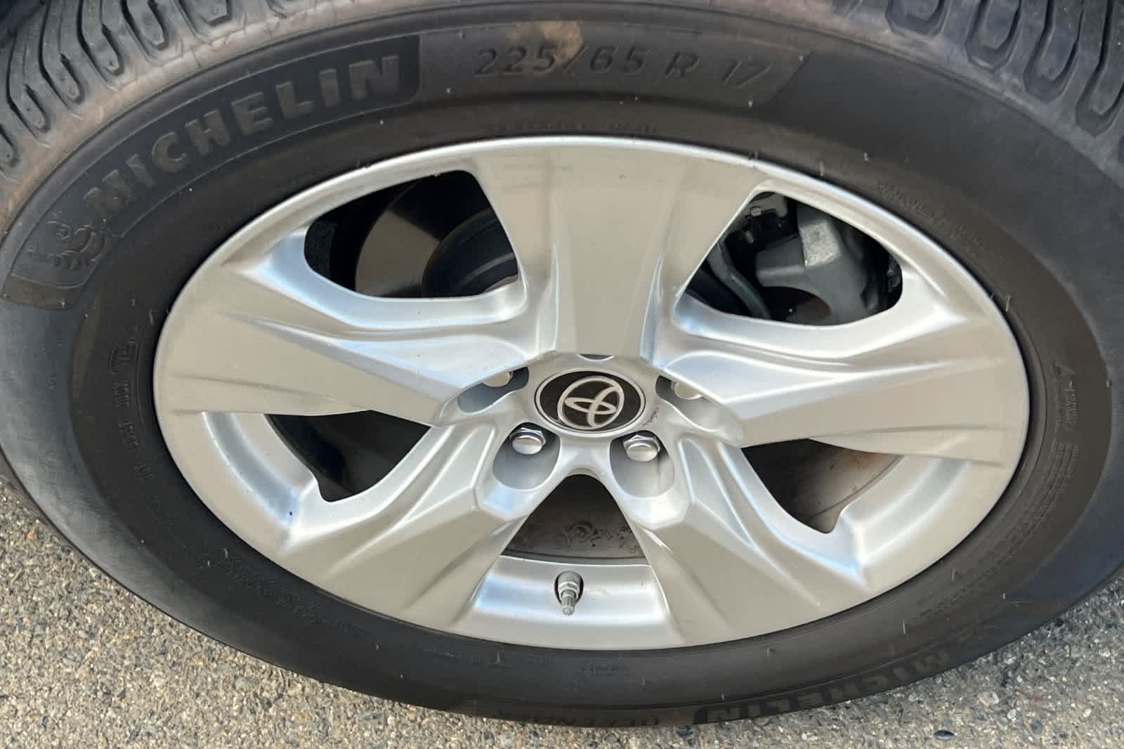Thumbnail: 2021 Toyota RAV4 - 22