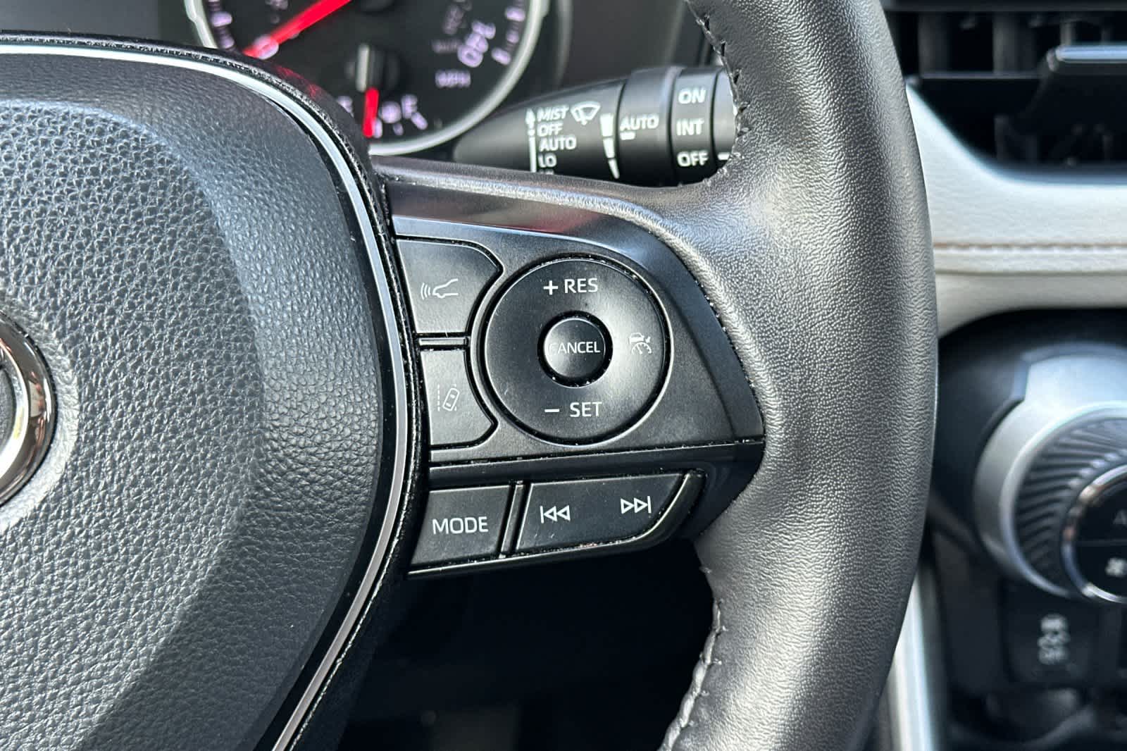 Thumbnail: 2022 Toyota RAV4 - 27