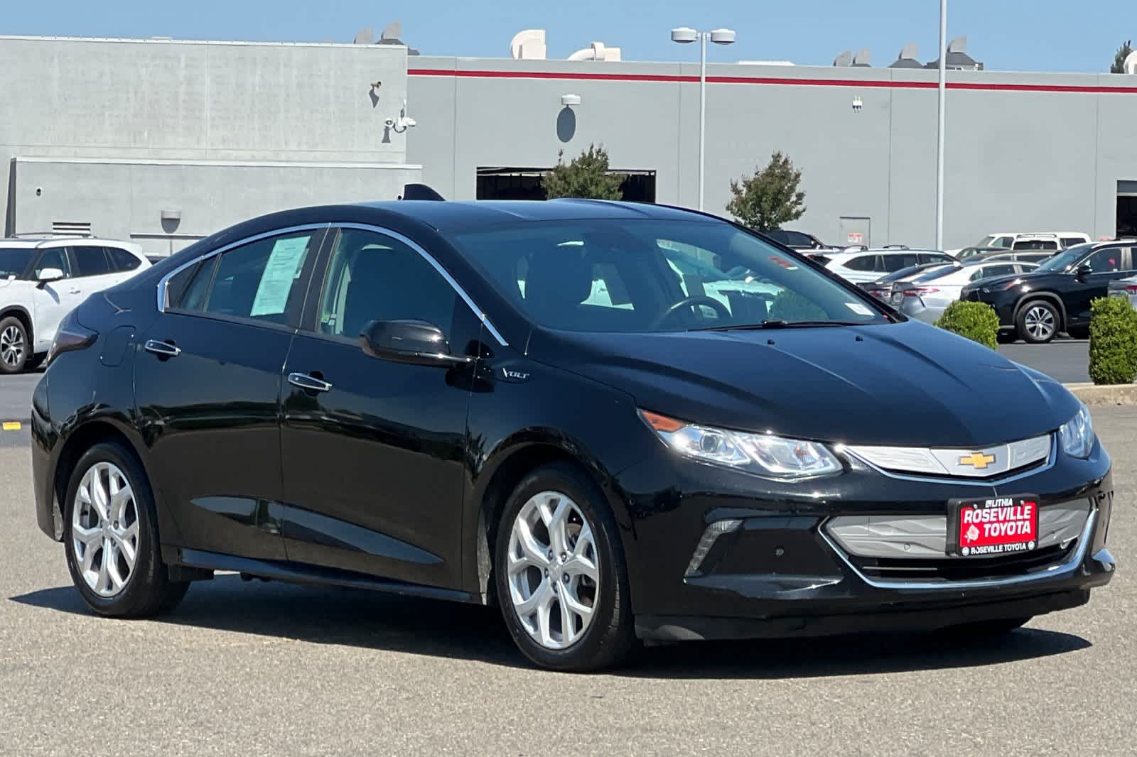 Thumbnail: 2017 Chevrolet Volt - 5