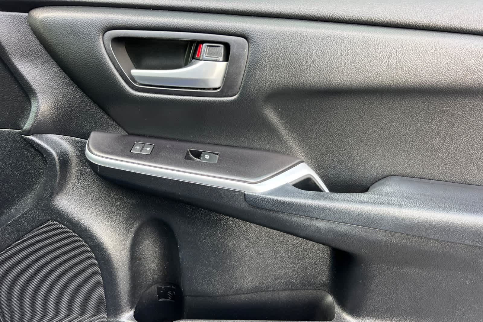 Thumbnail: 2015 Toyota Camry - 17