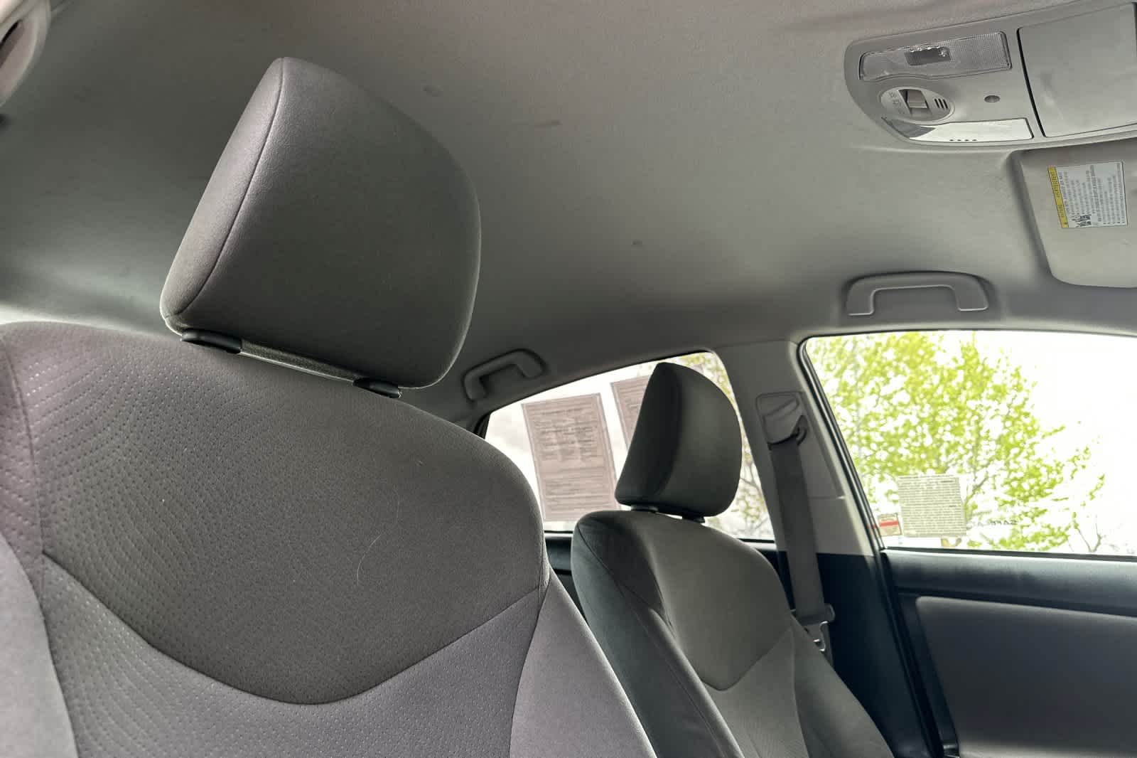 2012 Toyota Prius Three 16