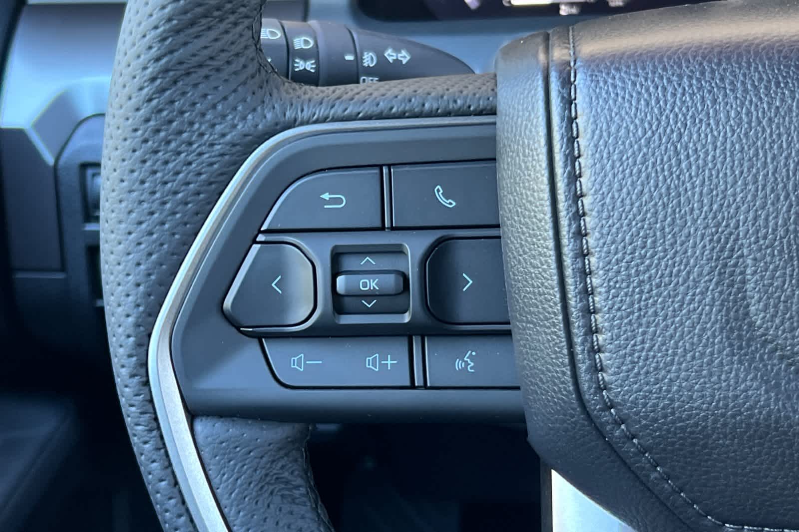 Thumbnail: 2025 Toyota Tacoma - 25