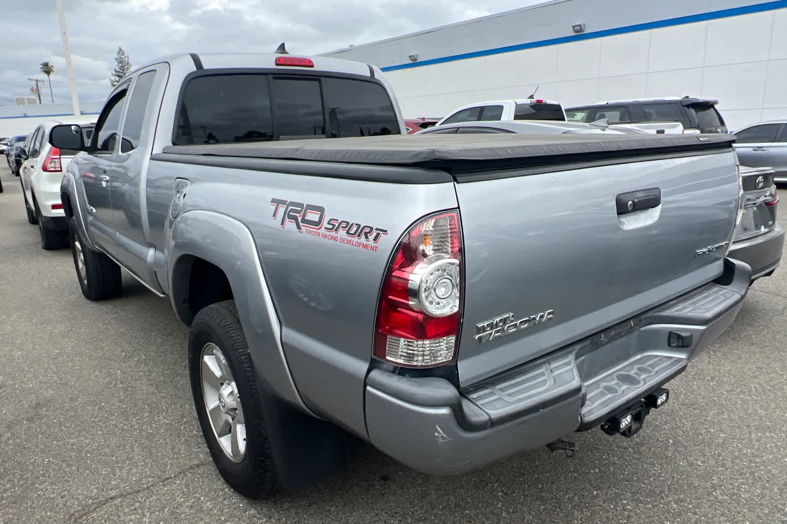 Thumbnail: 2015 Toyota Tacoma - 6