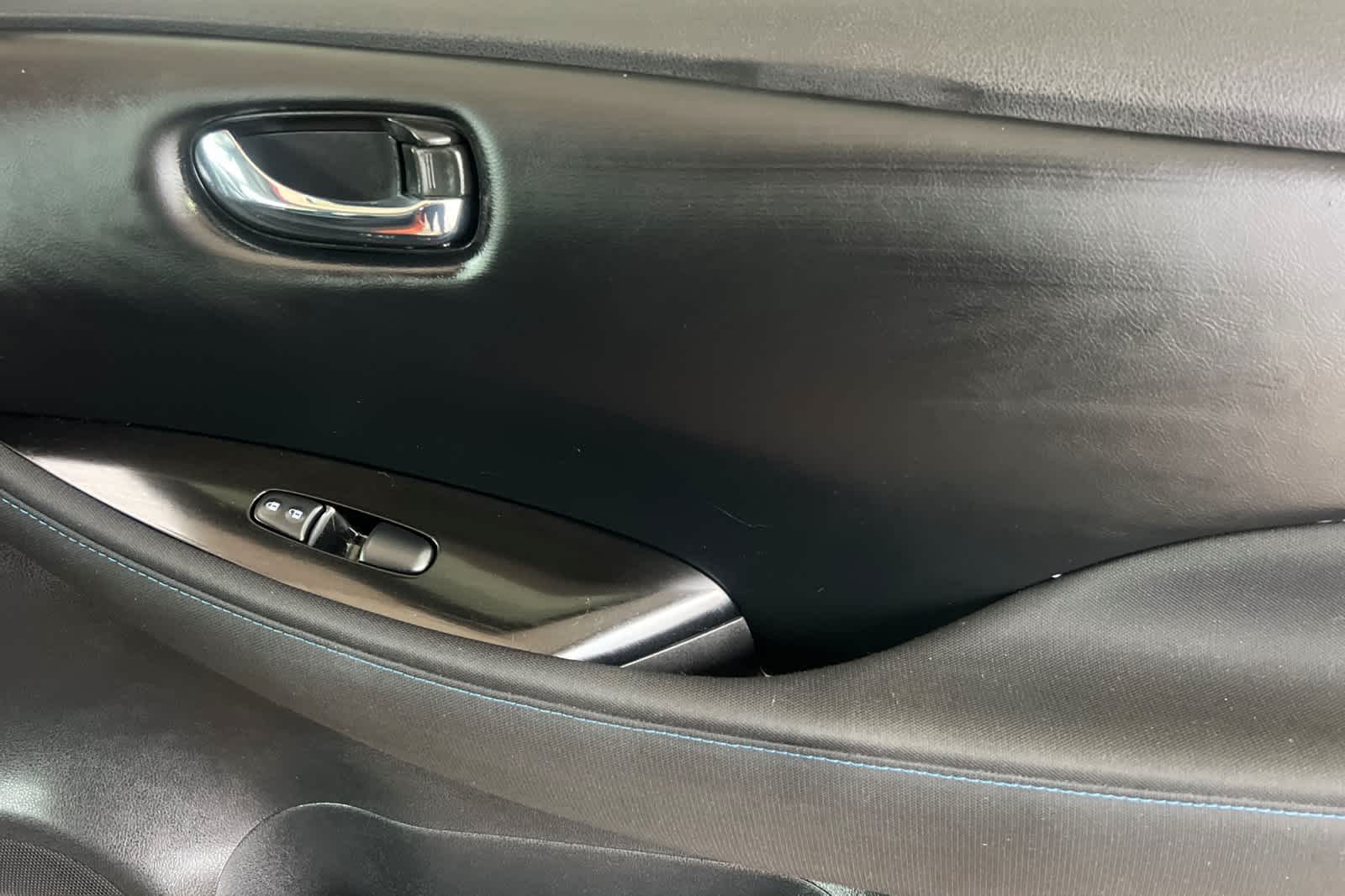 Thumbnail: 2022 Nissan Leaf - 18