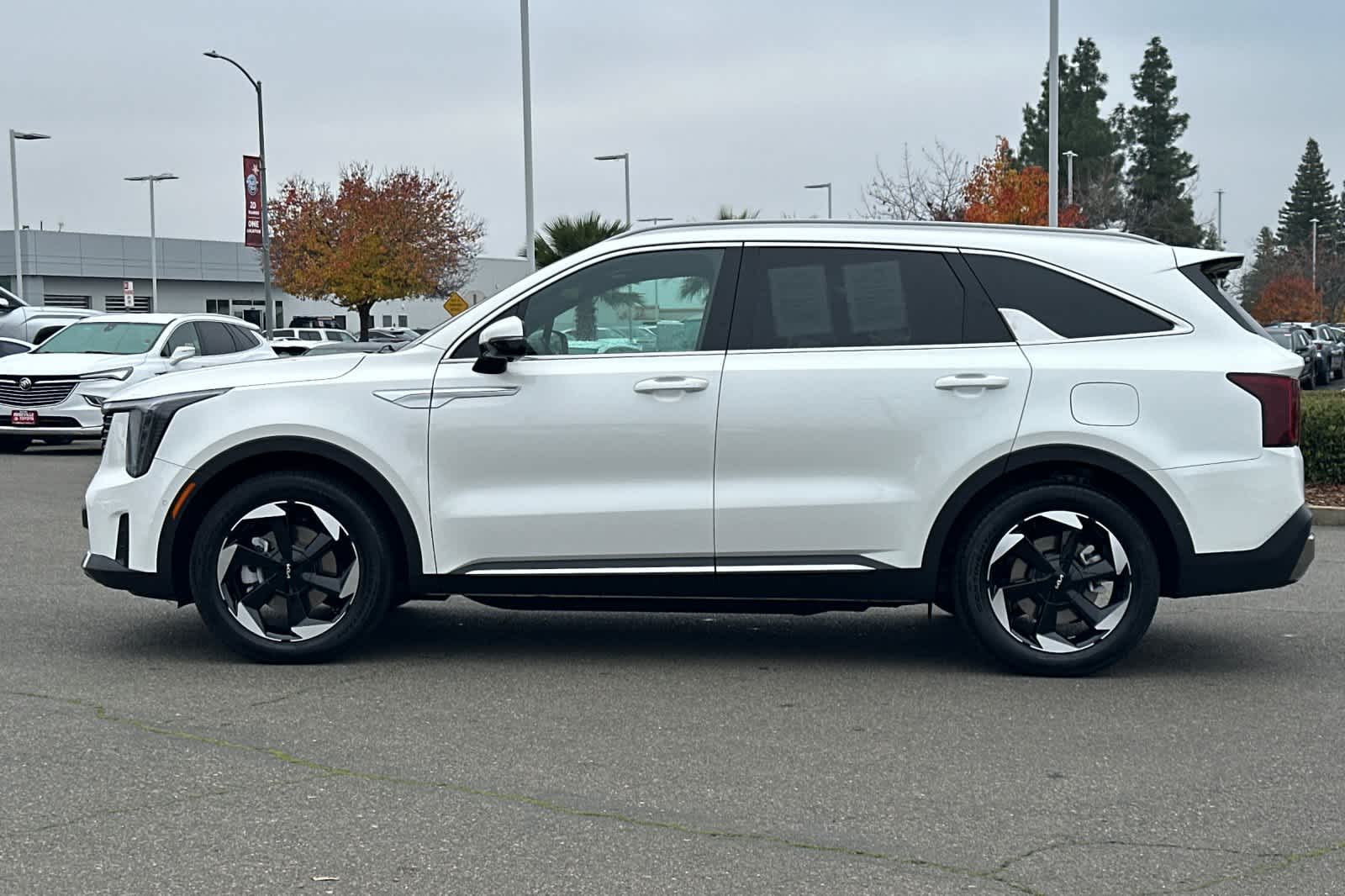 Thumbnail: 2025 Kia Sorento - 9