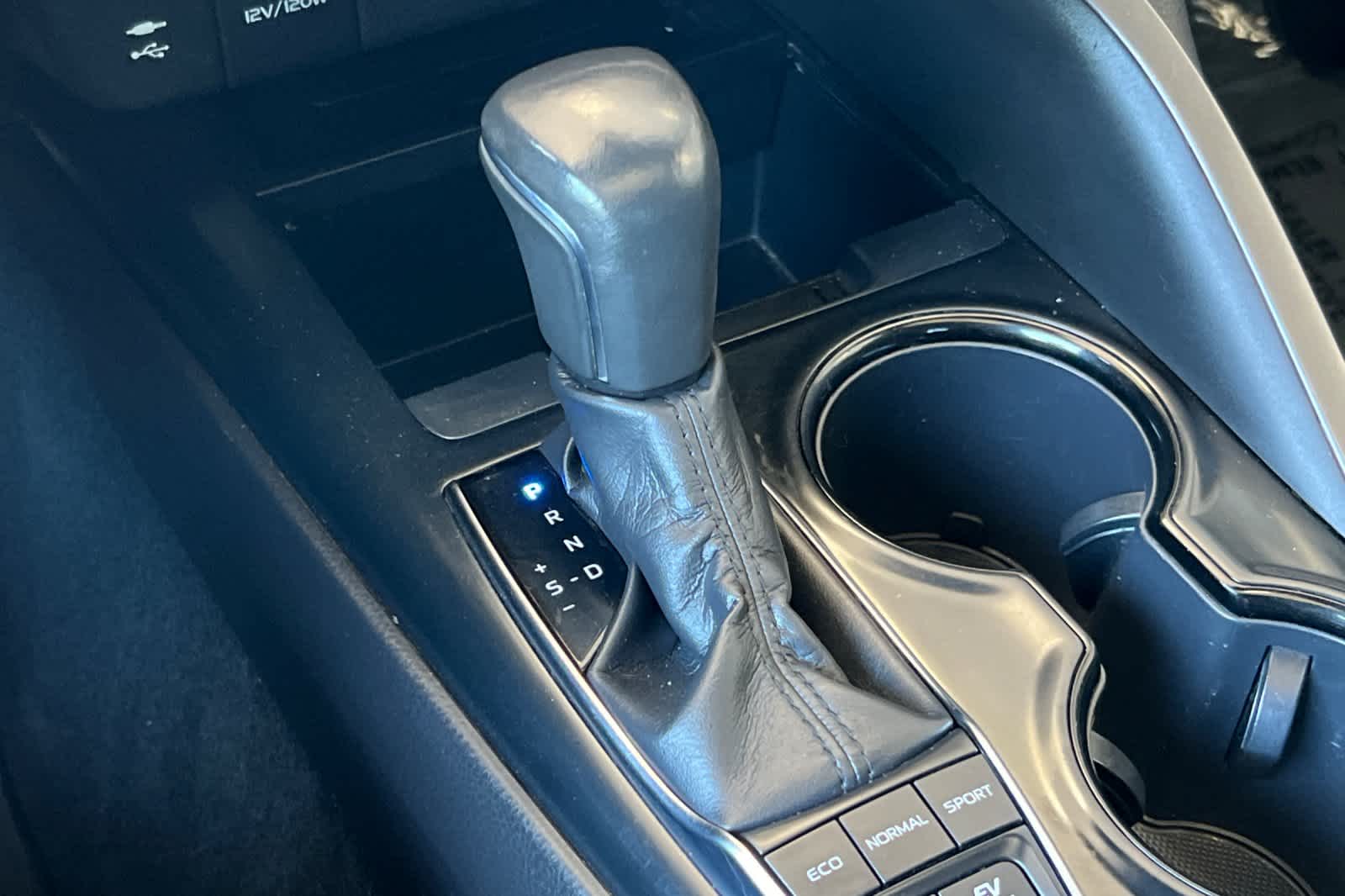 Thumbnail: 2019 Toyota Camry - 21