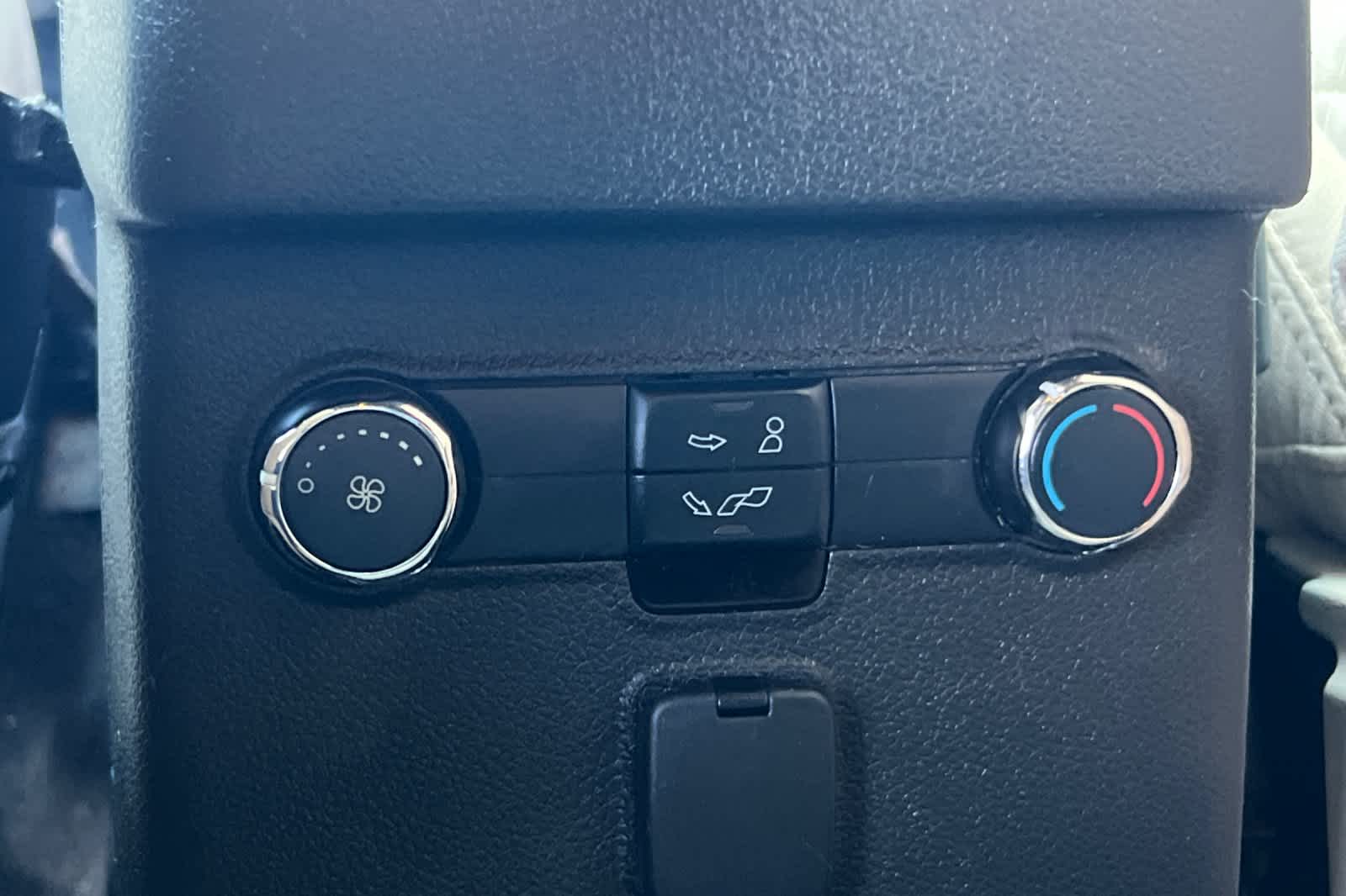 Thumbnail: 2017 Ford Explorer - 14