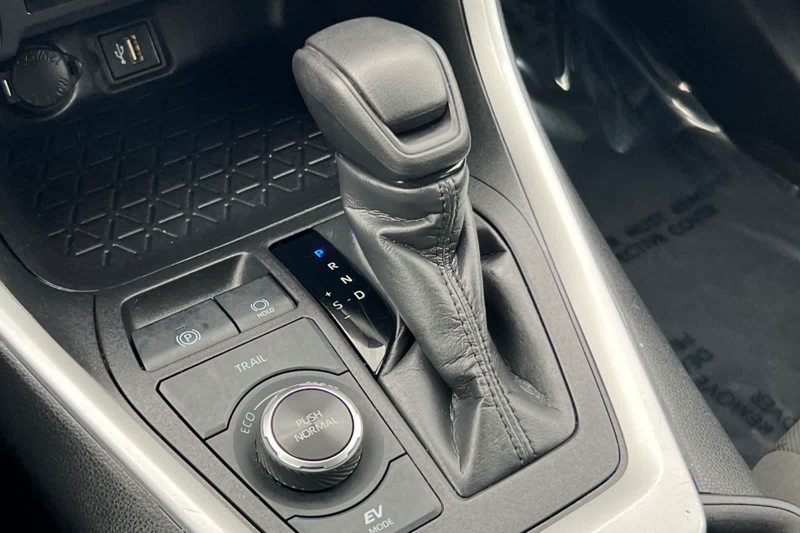 Thumbnail: 2024 Toyota RAV4 - 23