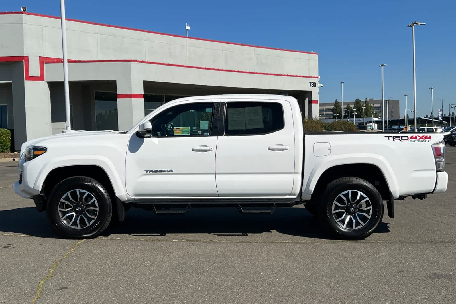 Thumbnail: 2021 Toyota Tacoma - 9