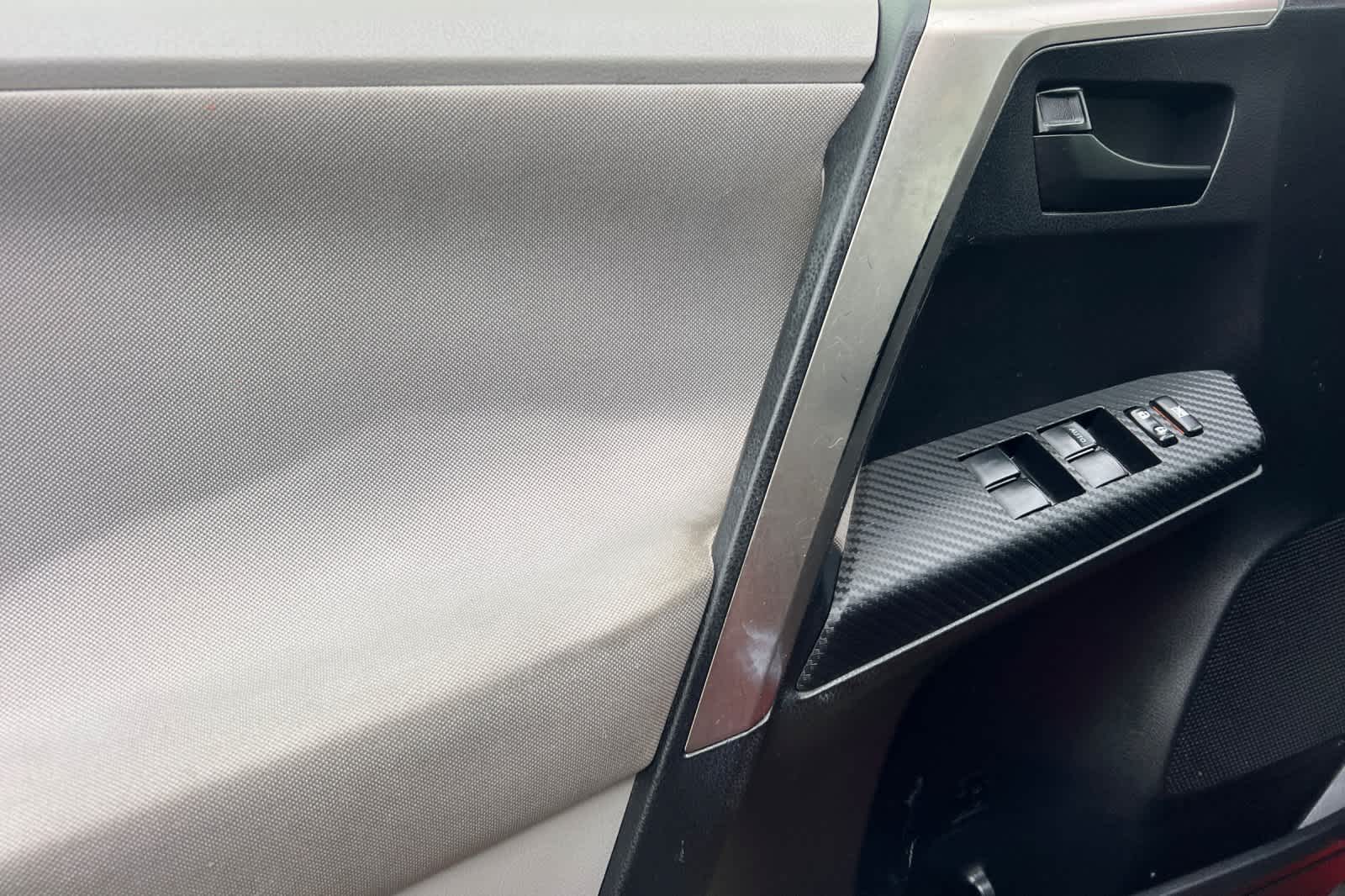 Thumbnail: 2013 Toyota RAV4 - 12