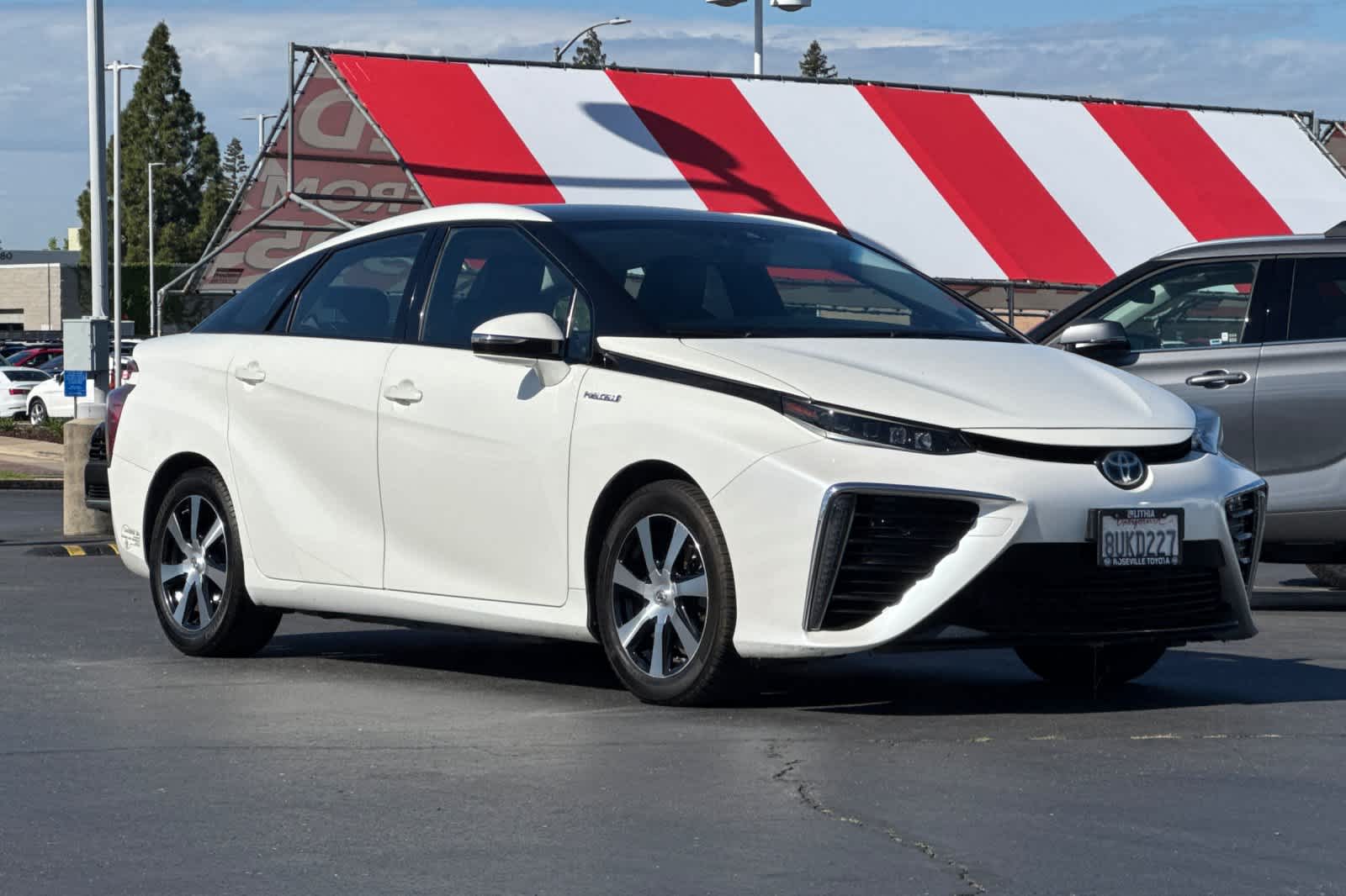 Thumbnail: 2016 Toyota Mirai - 5