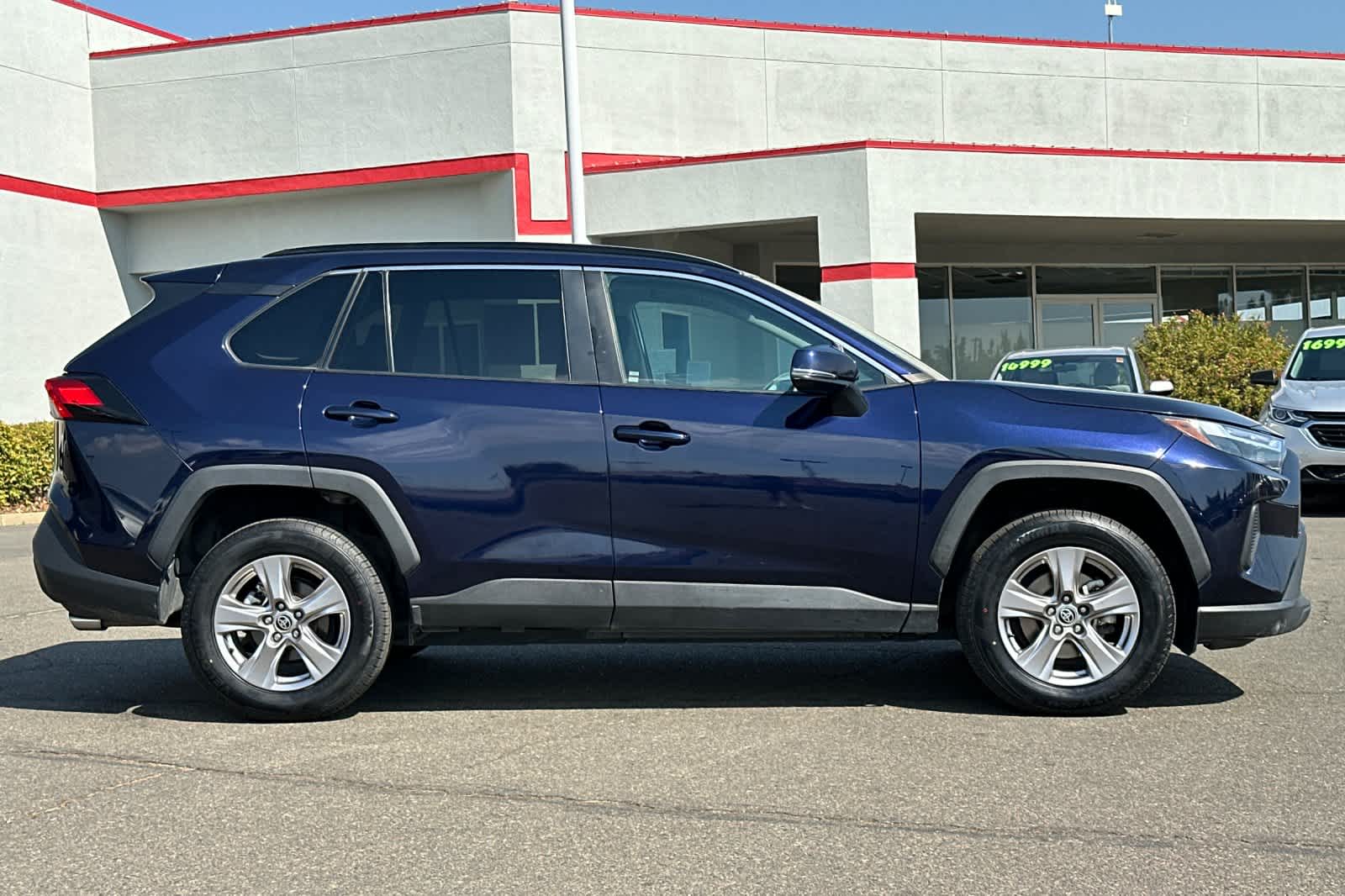 Thumbnail: 2022 Toyota RAV4 - 6