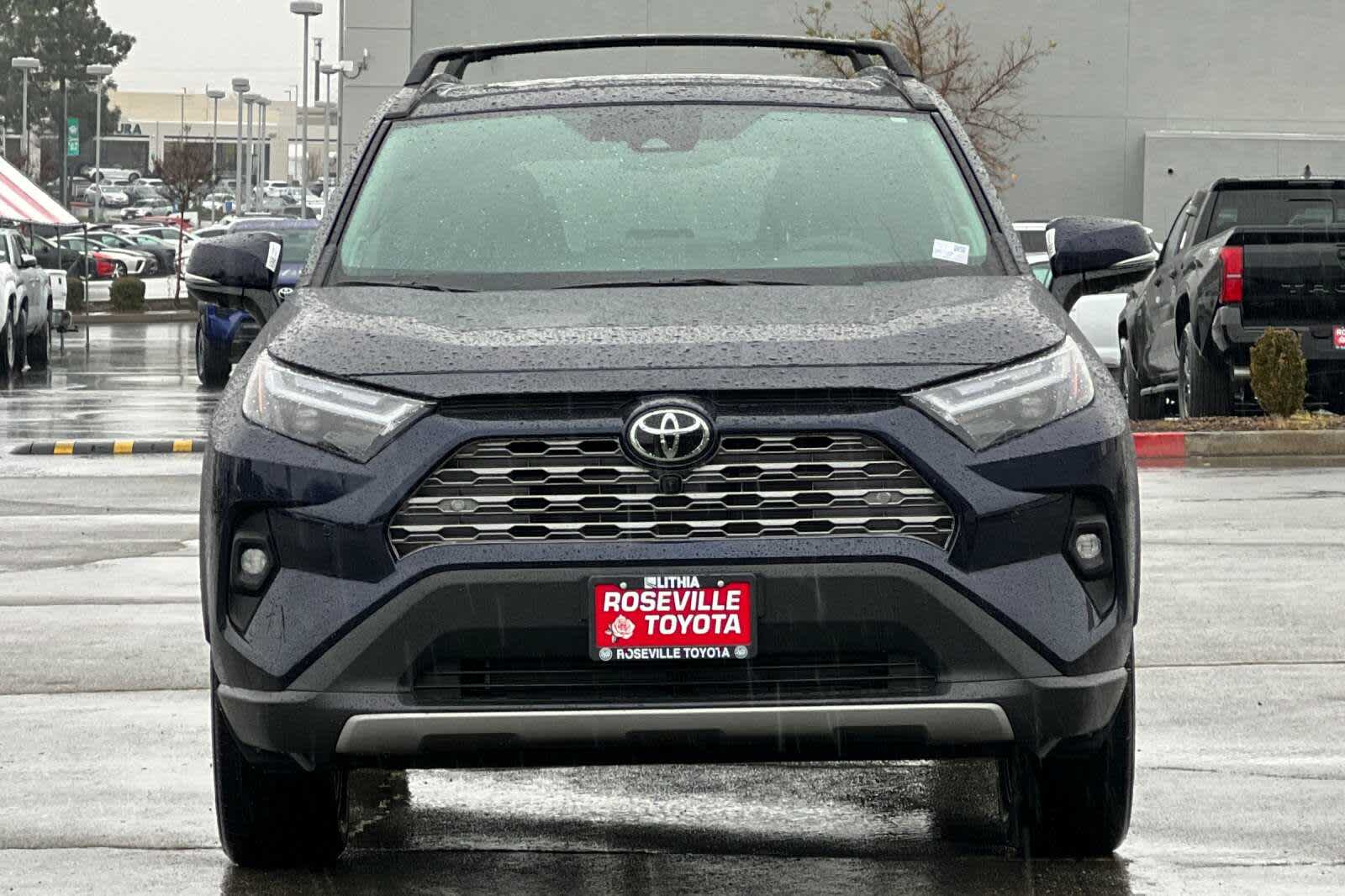 Thumbnail: 2025 Toyota RAV4 - 8