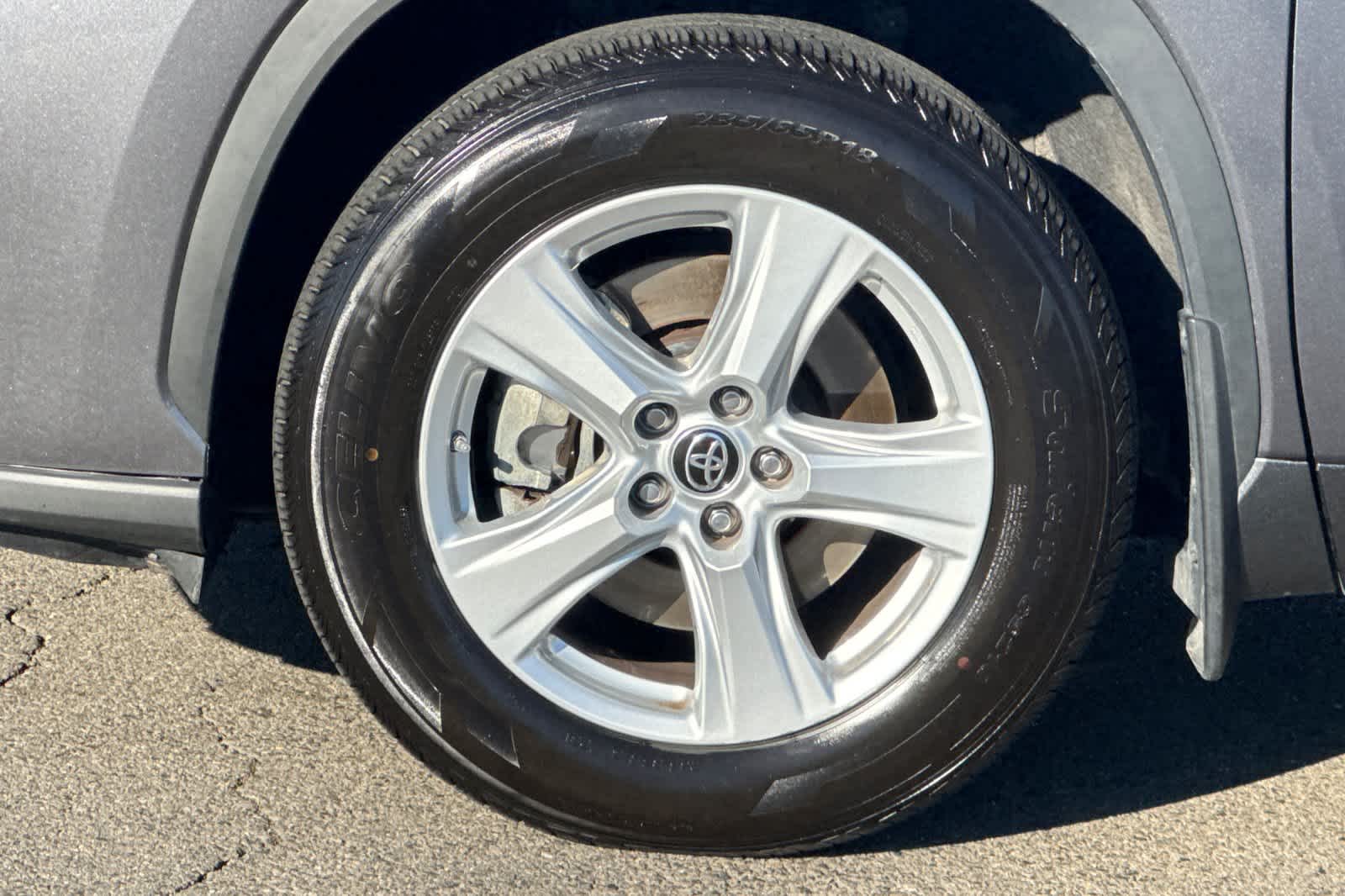 Thumbnail: 2024 Toyota Highlander - 33