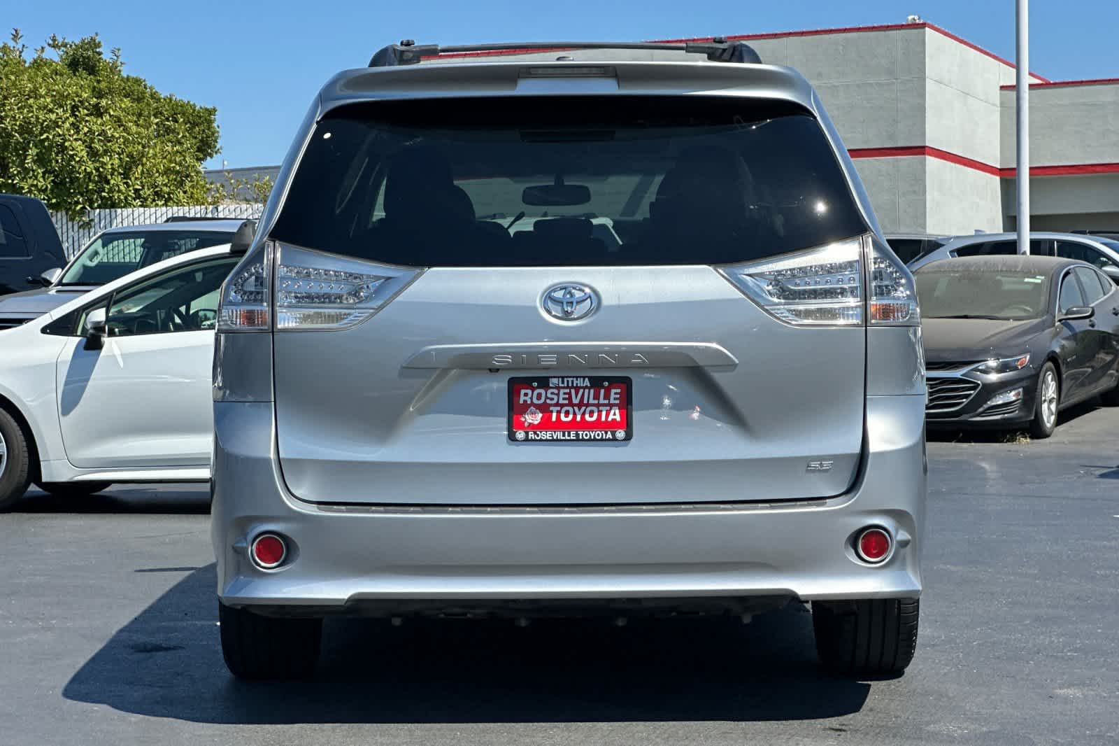 Thumbnail: 2014 Toyota Sienna - 8