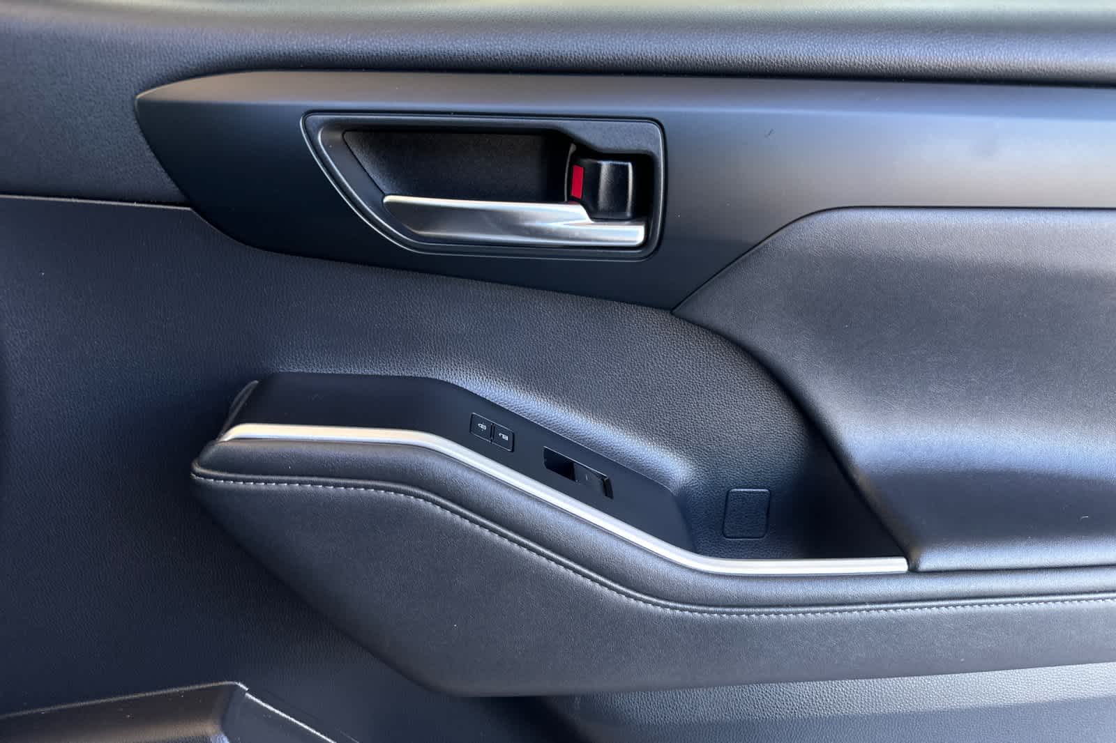 Thumbnail: 2021 Toyota Highlander - 20