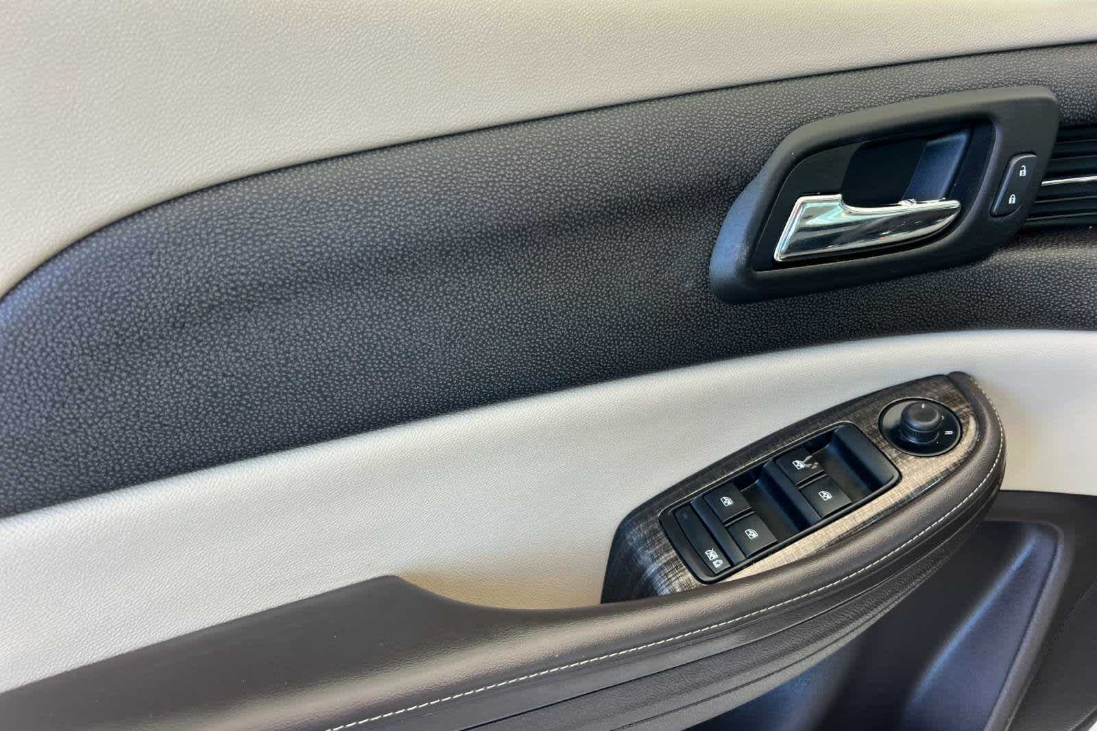 Thumbnail: 2014 Chevrolet Malibu - 12