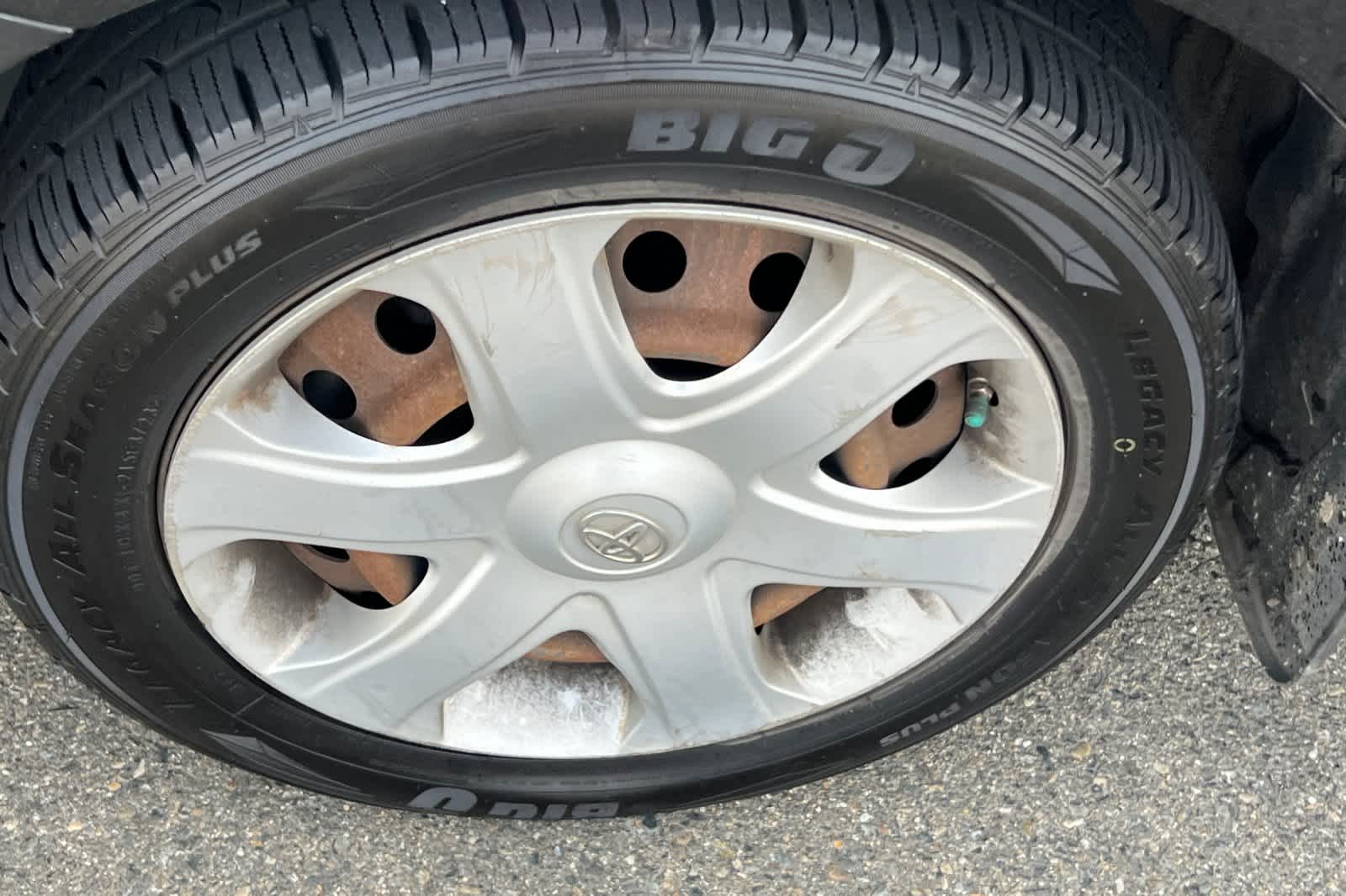 Thumbnail: 2009 Toyota Matrix - 22