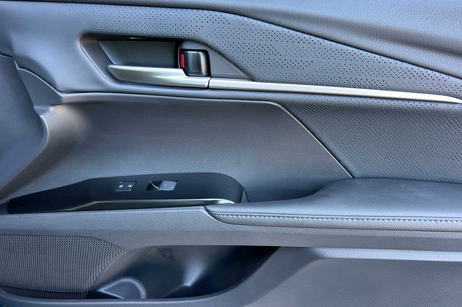 2025 Toyota Camry XSE 18