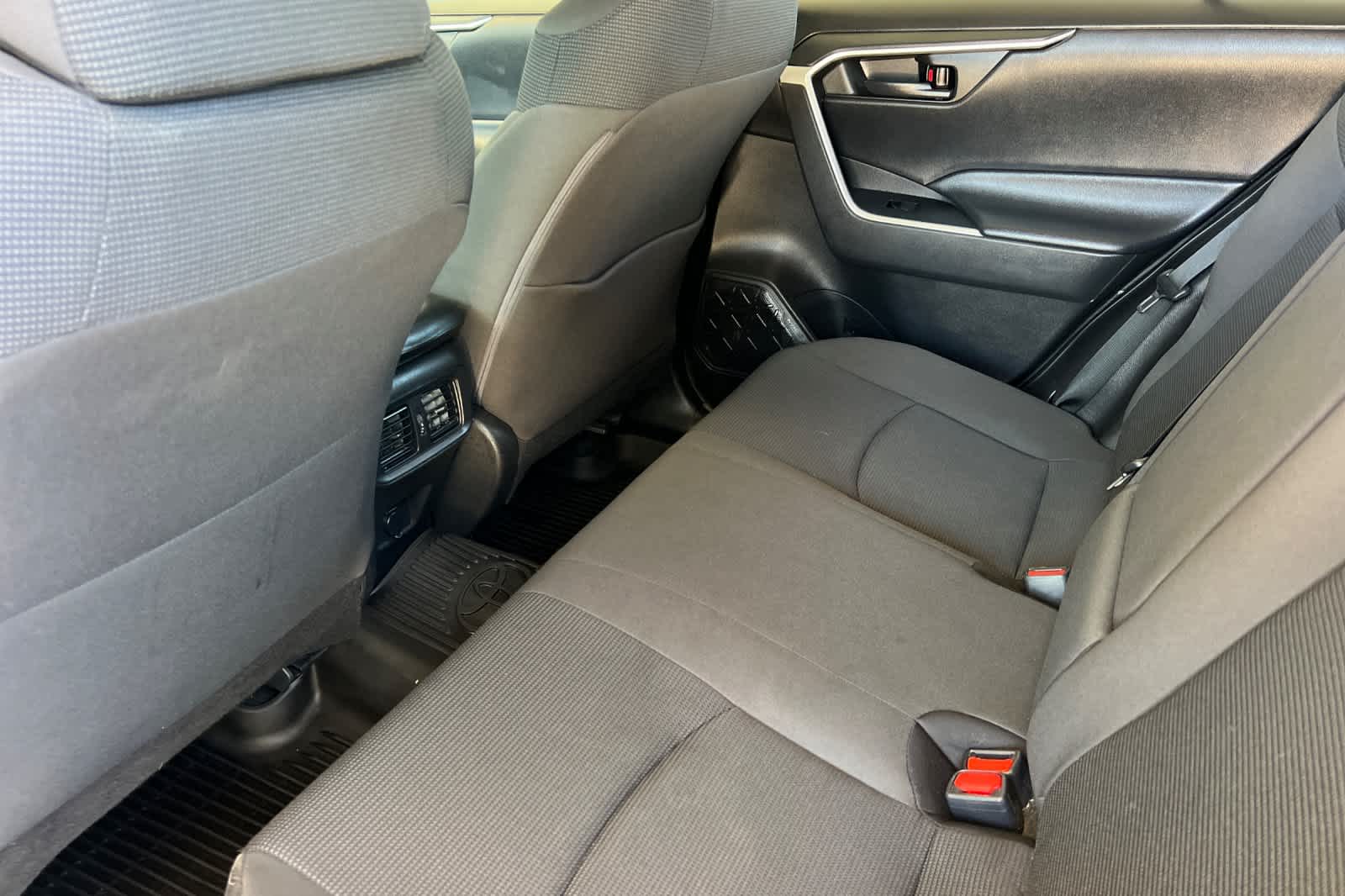 Thumbnail: 2021 Toyota RAV4 - 4