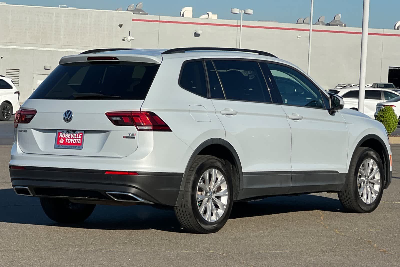Thumbnail: 2018 Volkswagen Tiguan - 2