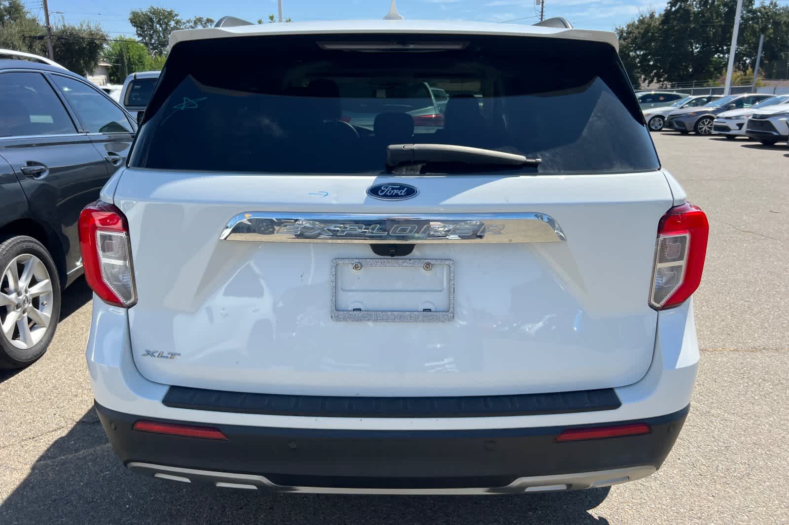 Thumbnail: 2021 Ford Explorer - 5