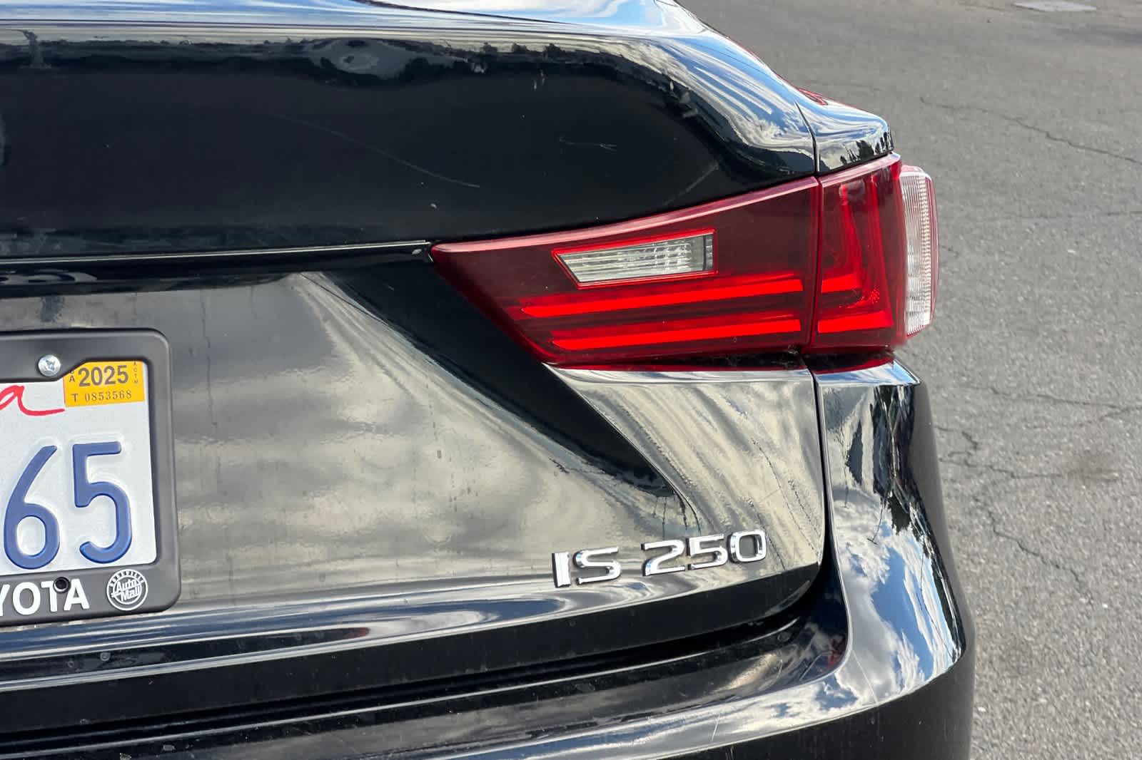Thumbnail: 2015 Lexus IS - 28