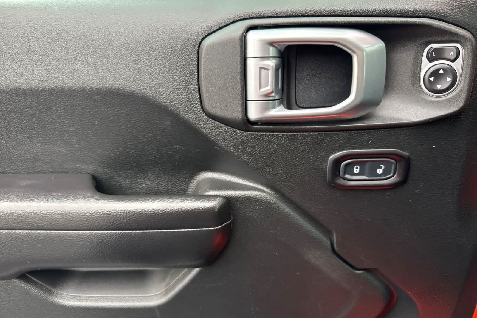 Thumbnail: 2019 Jeep Wrangler - 12