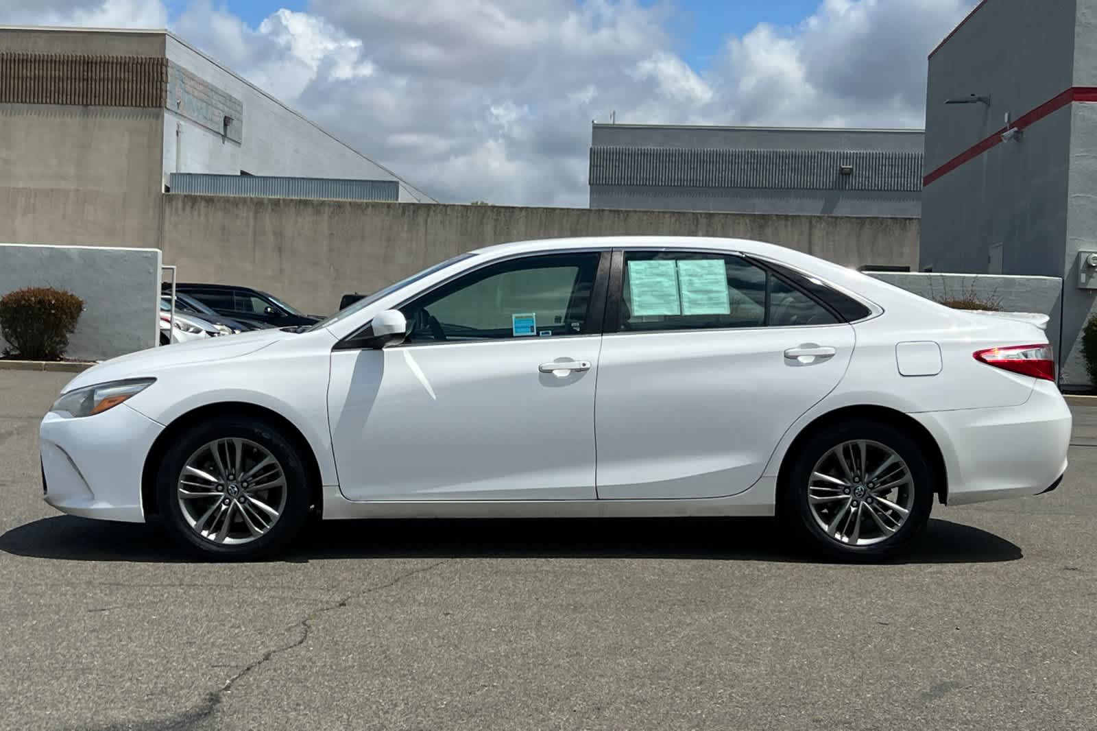Thumbnail: 2016 Toyota Camry - 8