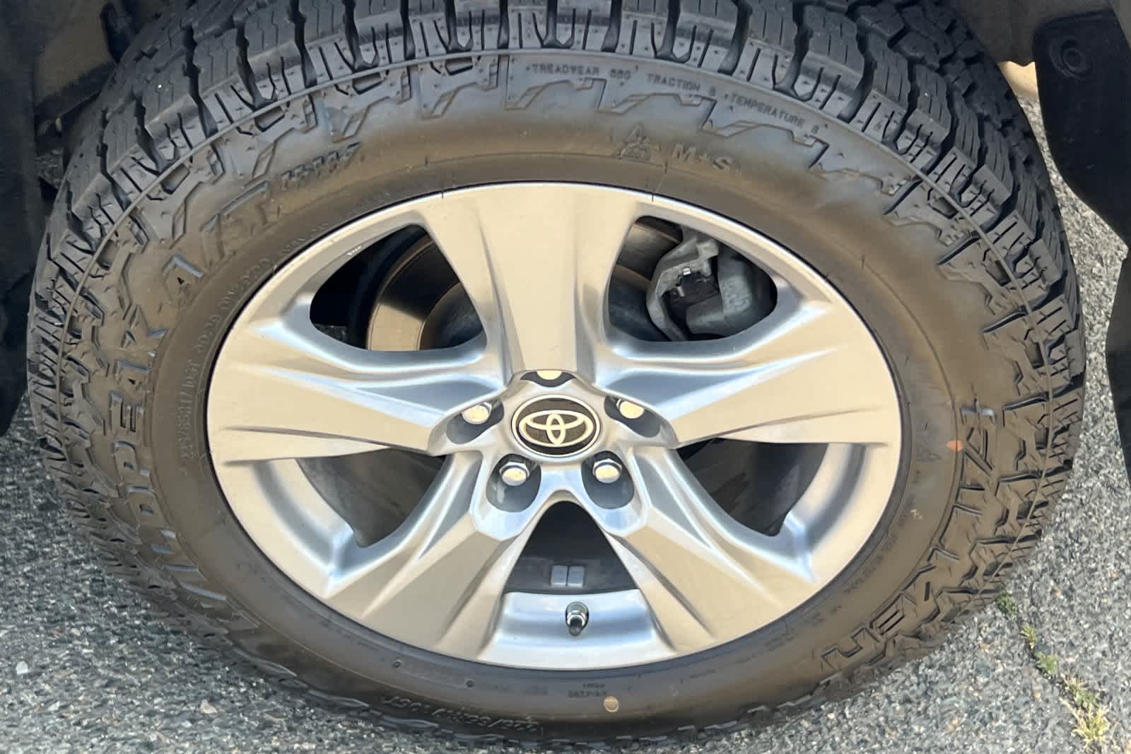 Thumbnail: 2022 Toyota RAV4 - 22