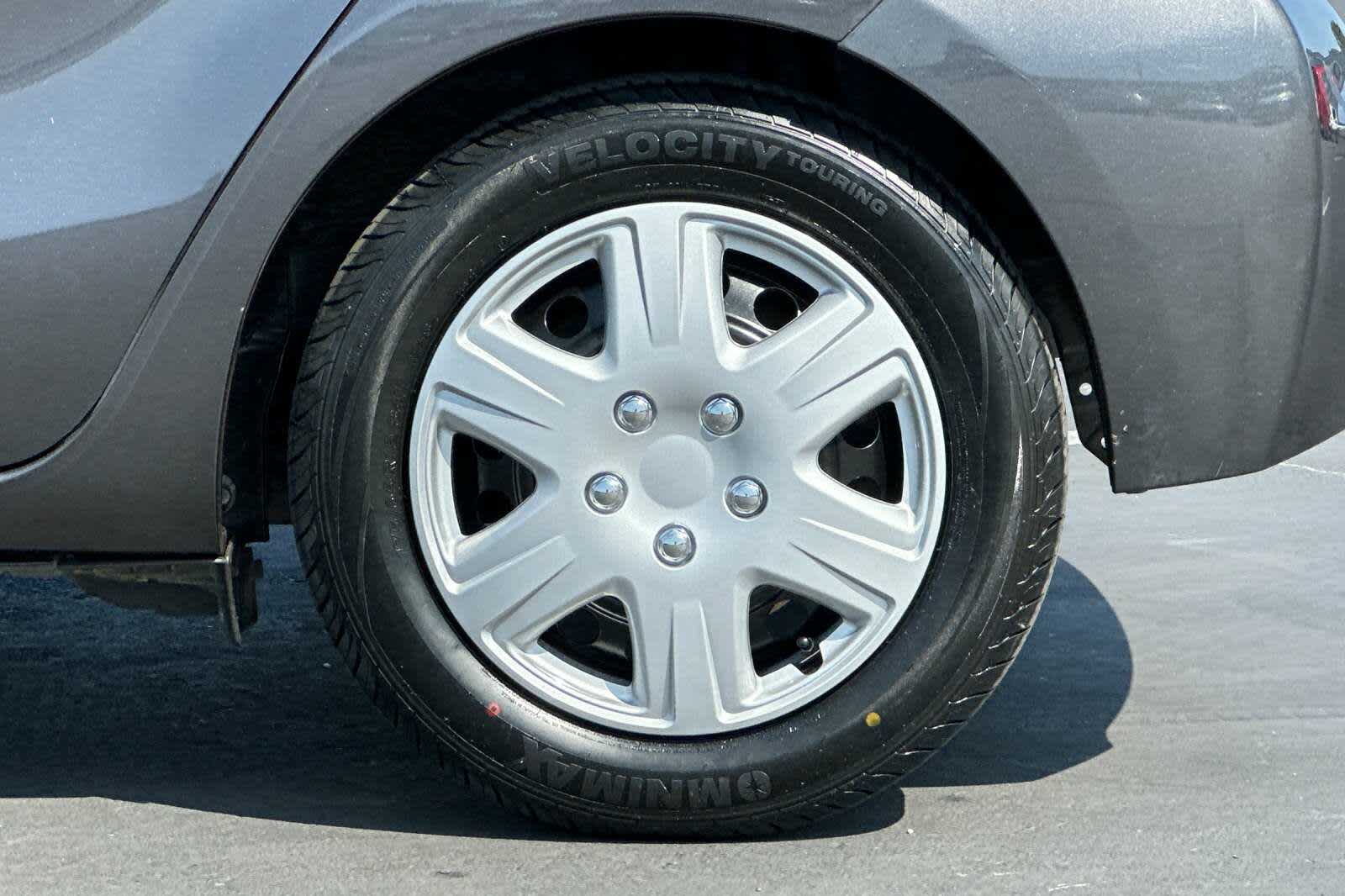 Thumbnail: 2012 Toyota Prius c - 30