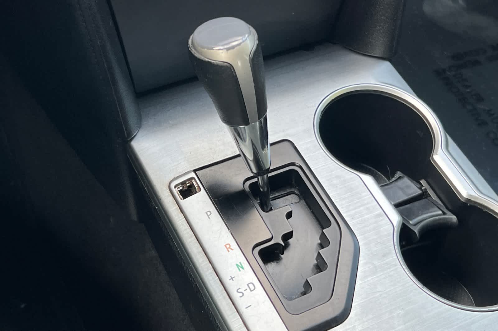 Thumbnail: 2012 Toyota Camry - 21