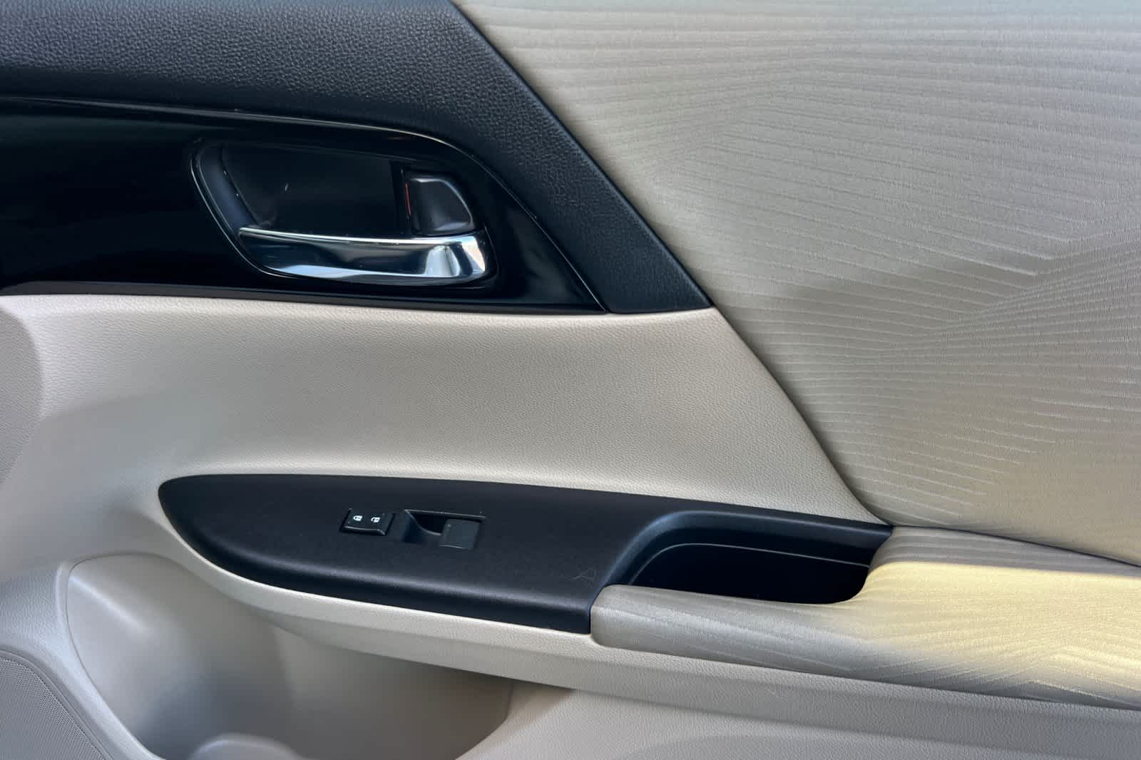 Thumbnail: 2017 Honda Accord - 17