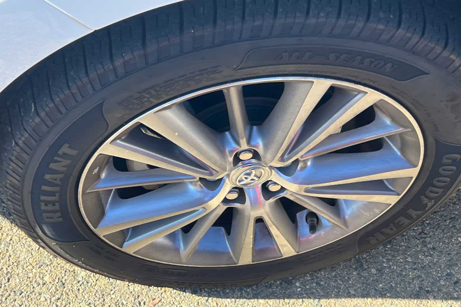 Thumbnail: 2015 Toyota Corolla - 22
