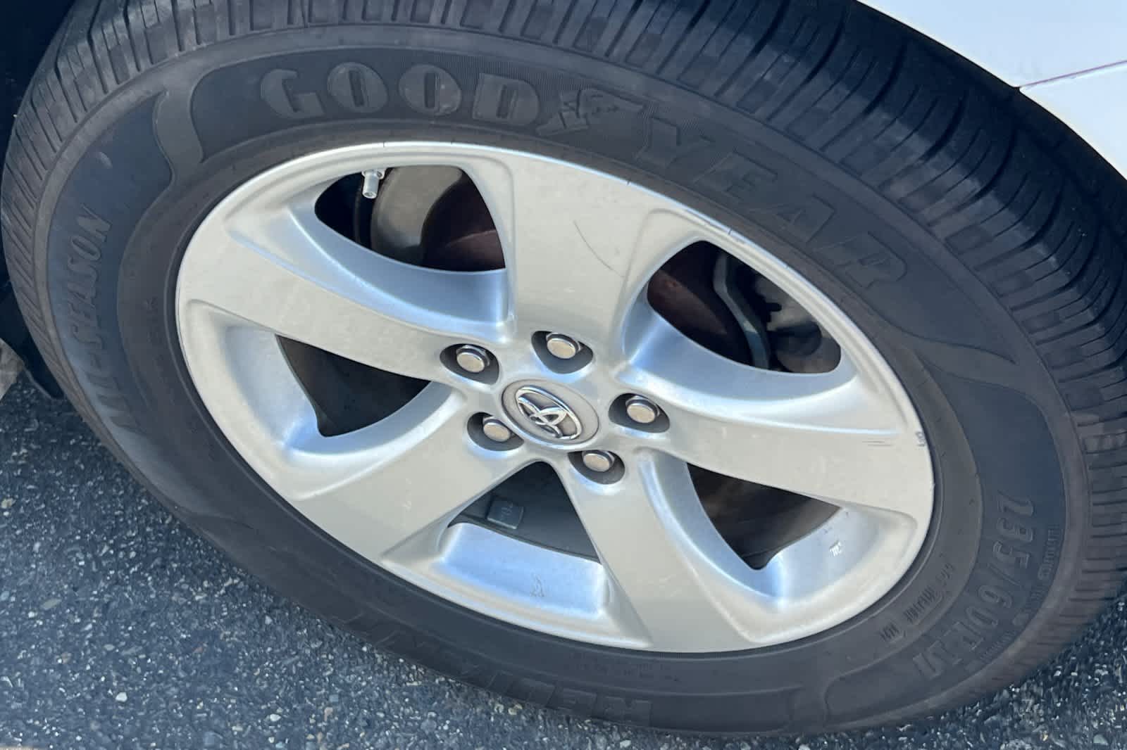 Thumbnail: 2016 Toyota Sienna - 17