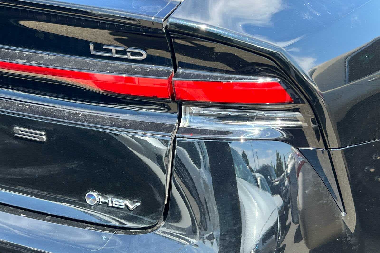 Thumbnail: 2024 Toyota Prius - 15