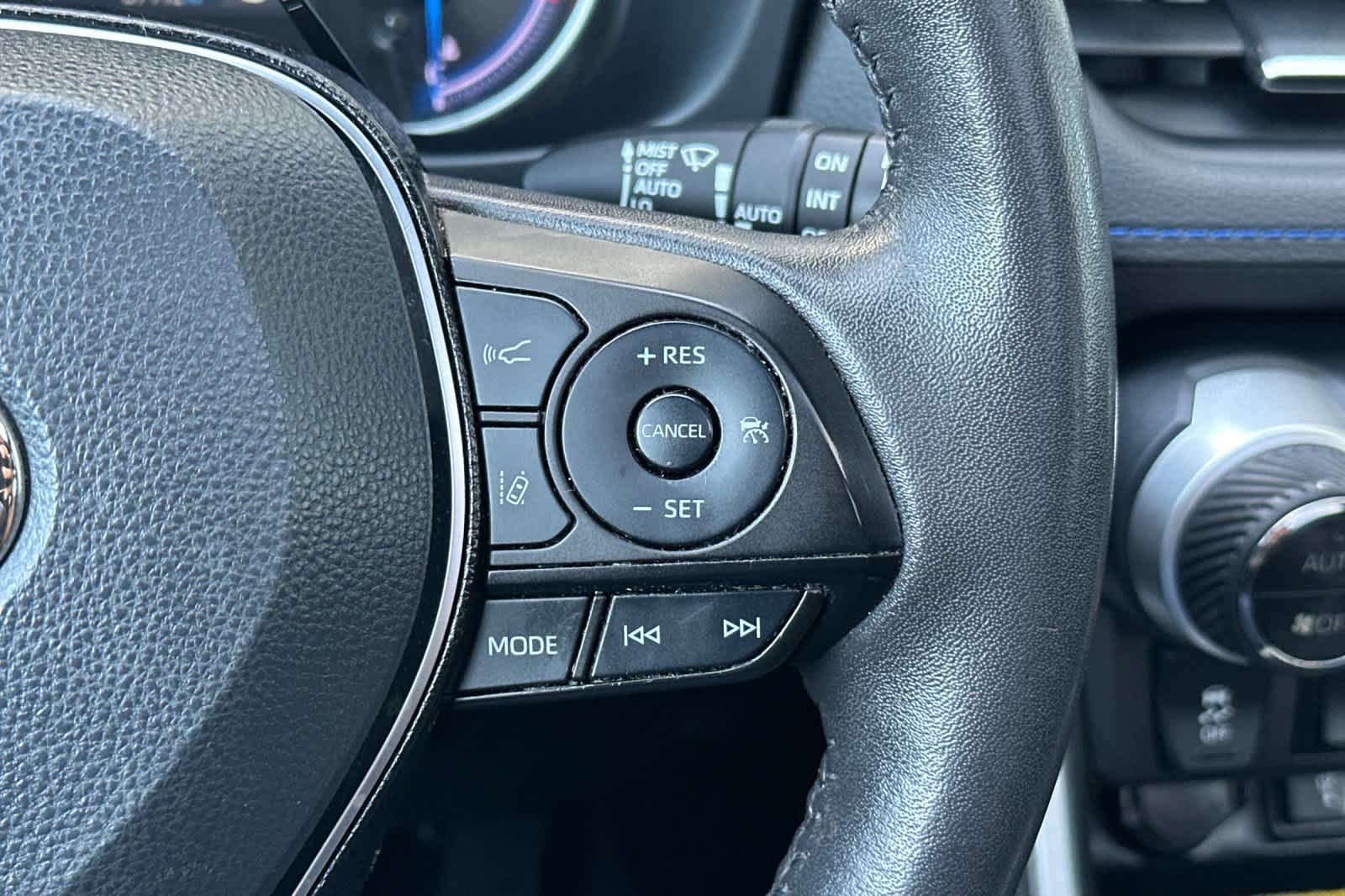 Thumbnail: 2021 Toyota RAV4 - 28