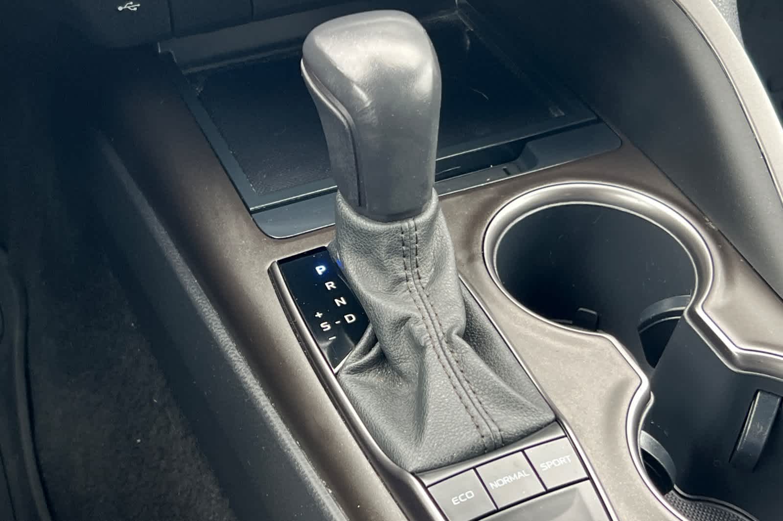 Thumbnail: 2022 Toyota Camry - 21