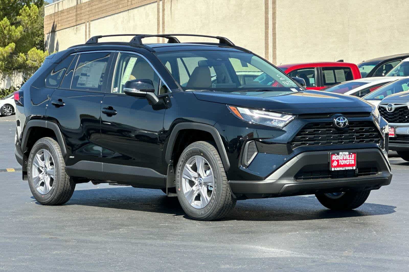 Thumbnail: 2025 Toyota RAV4 - 9