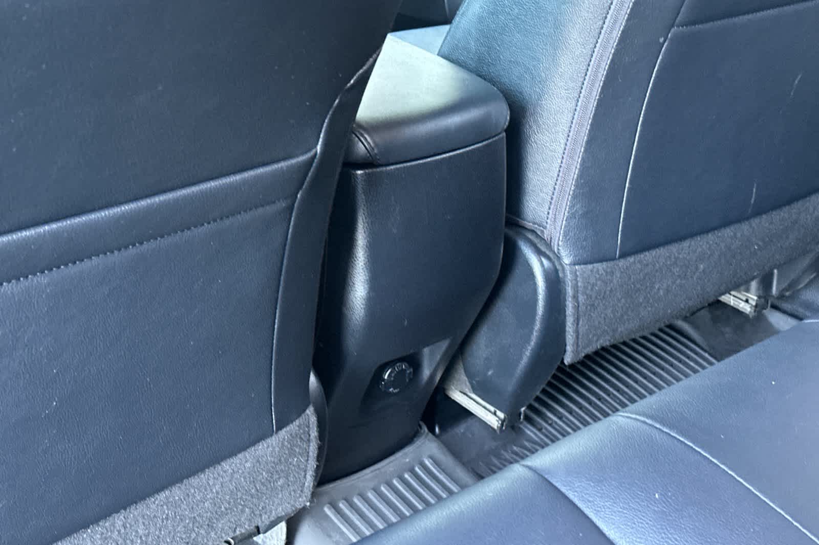 Thumbnail: 2018 Toyota RAV4 - 14