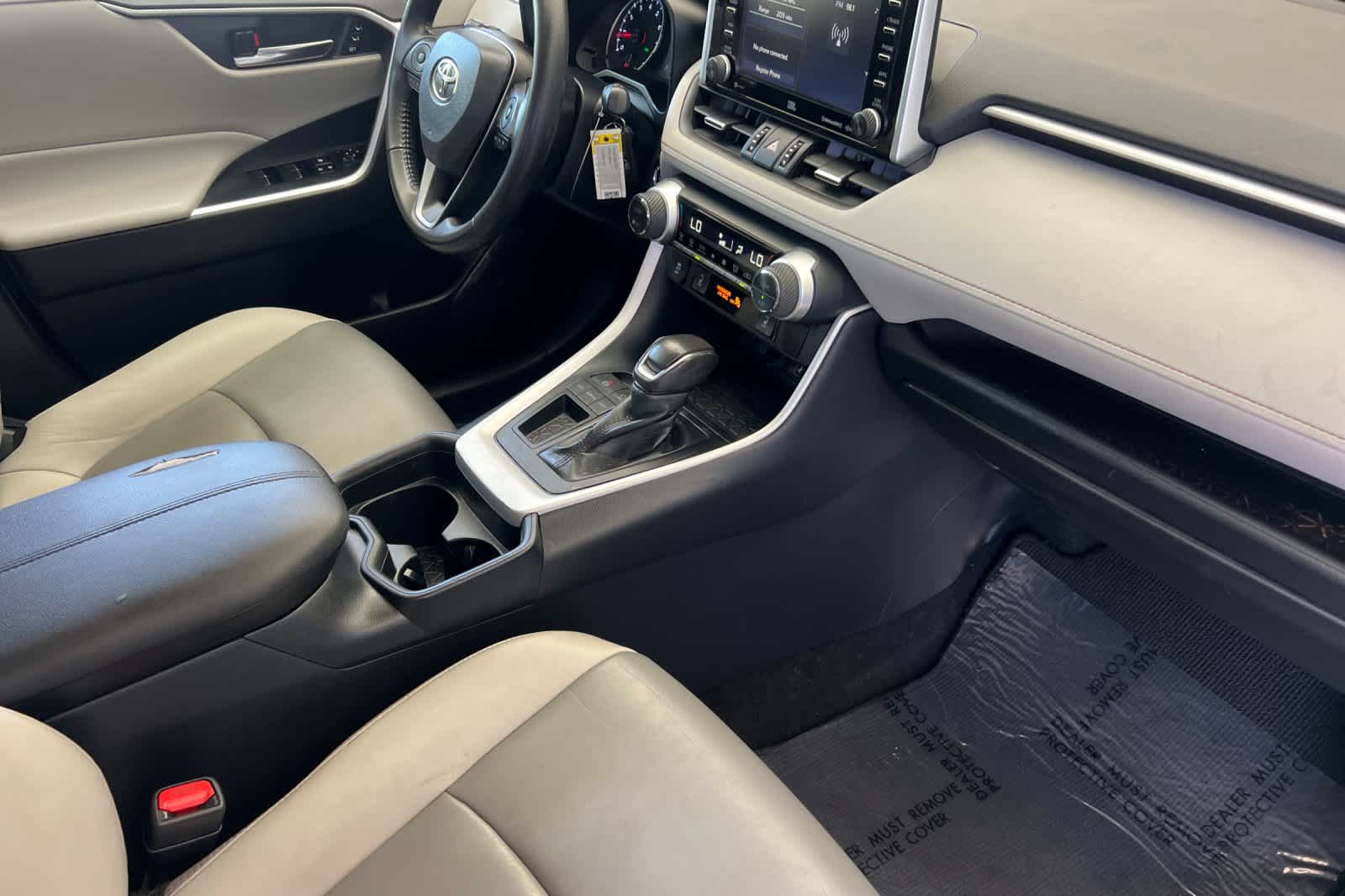 Thumbnail: 2019 Toyota RAV4 - 17