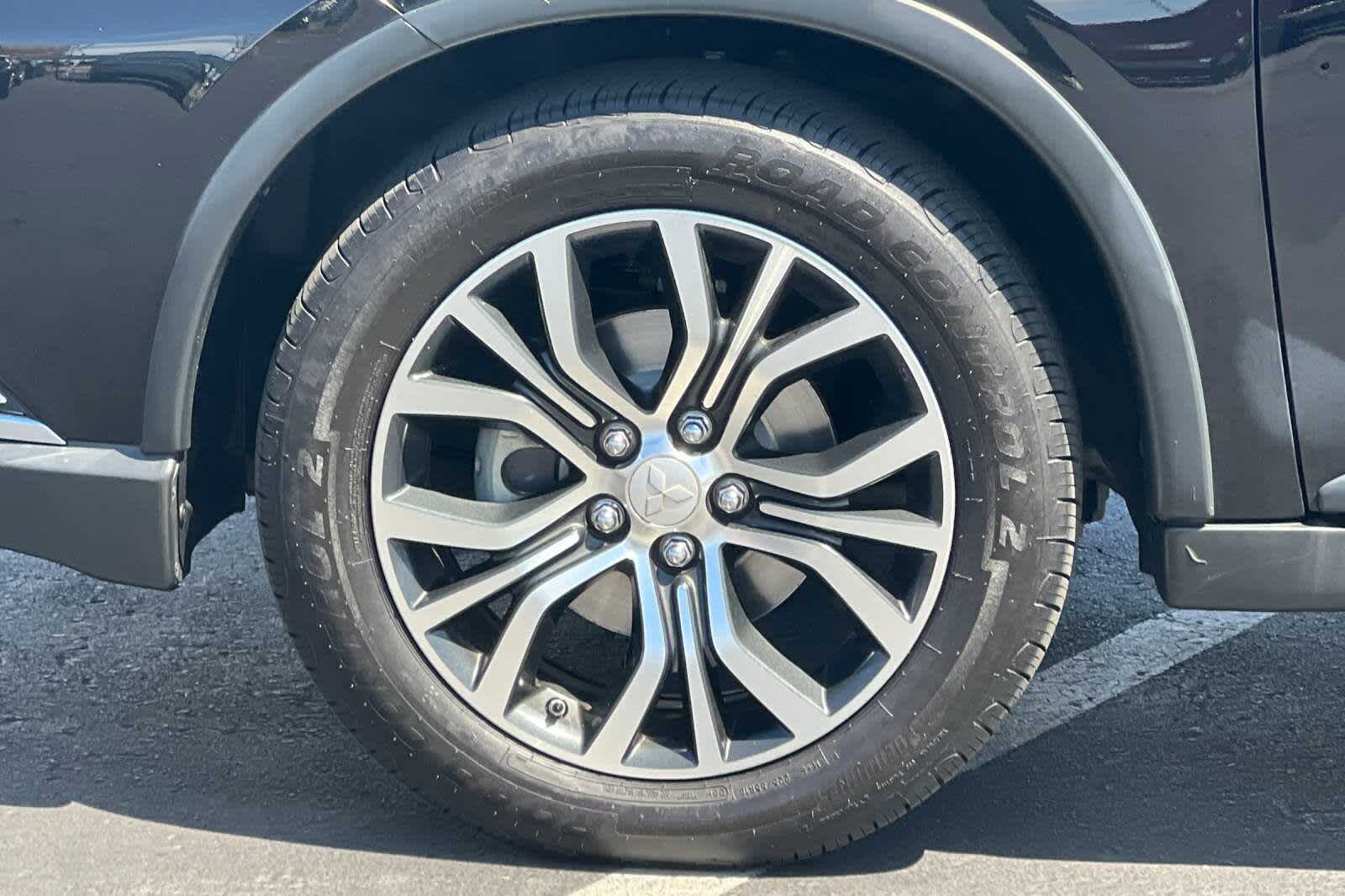 Thumbnail: 2016 Mitsubishi Outlander - 28