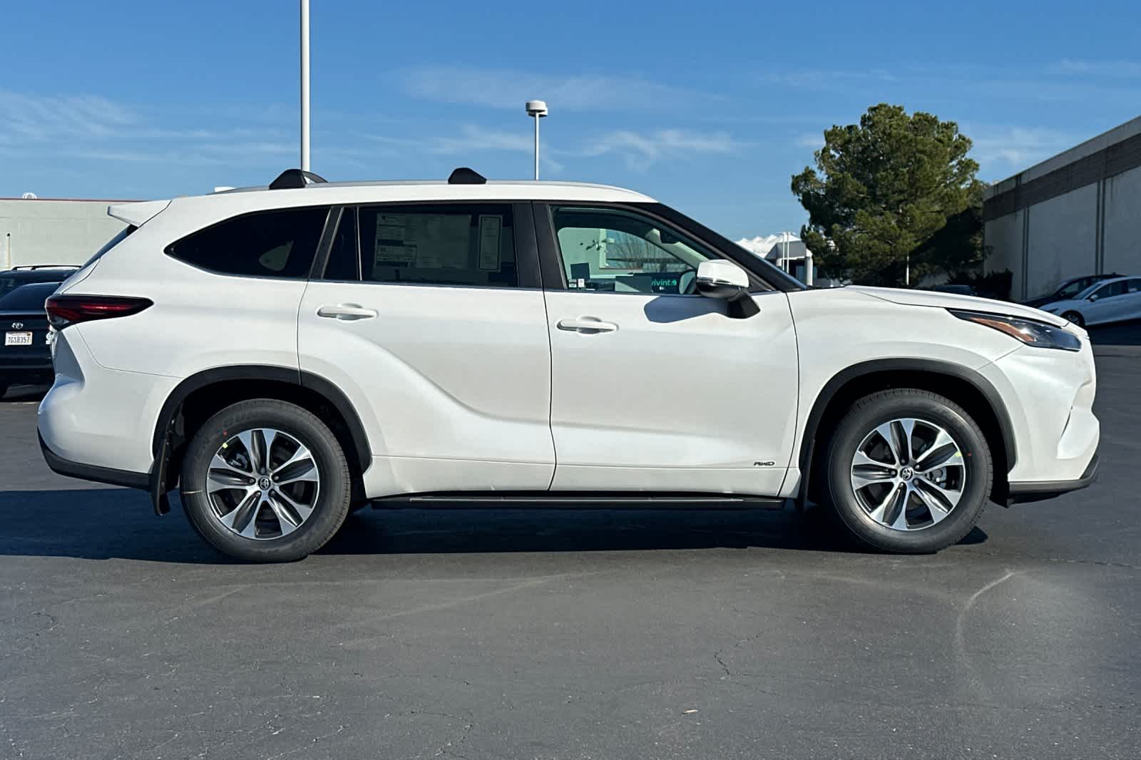 Thumbnail: 2026 Toyota Highlander - 8