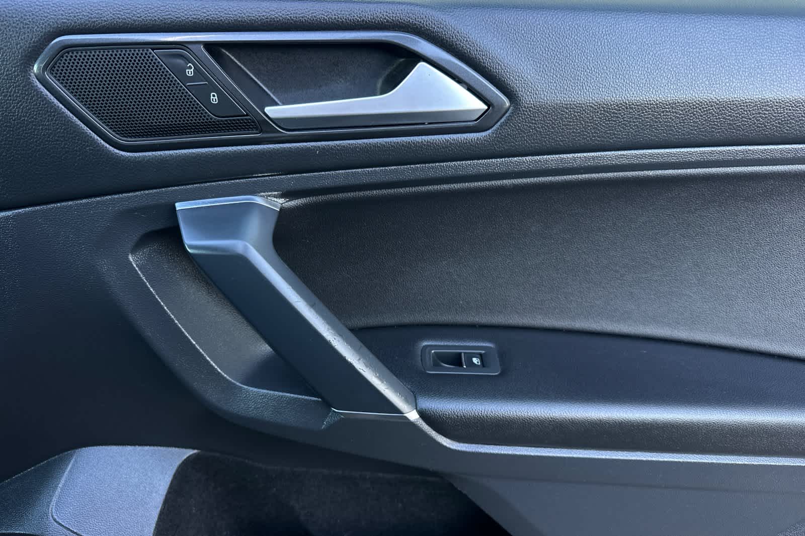 Thumbnail: 2018 Volkswagen Tiguan - 20