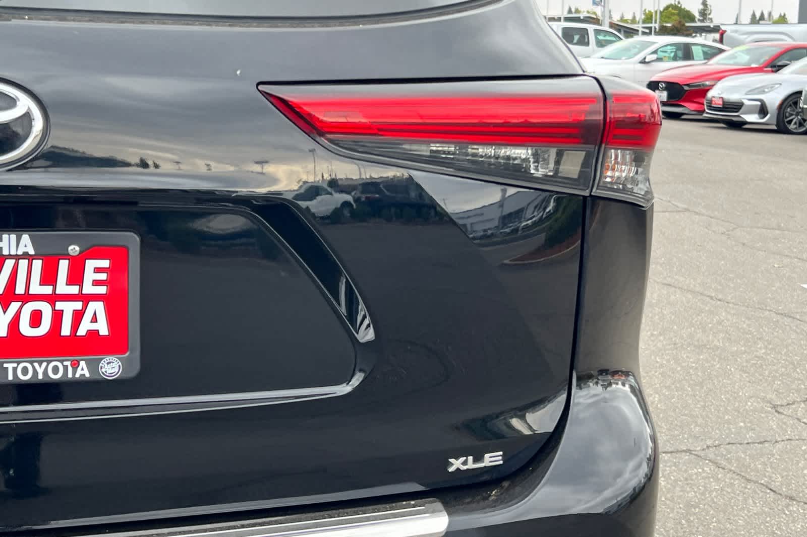 Thumbnail: 2023 Toyota Highlander - 30