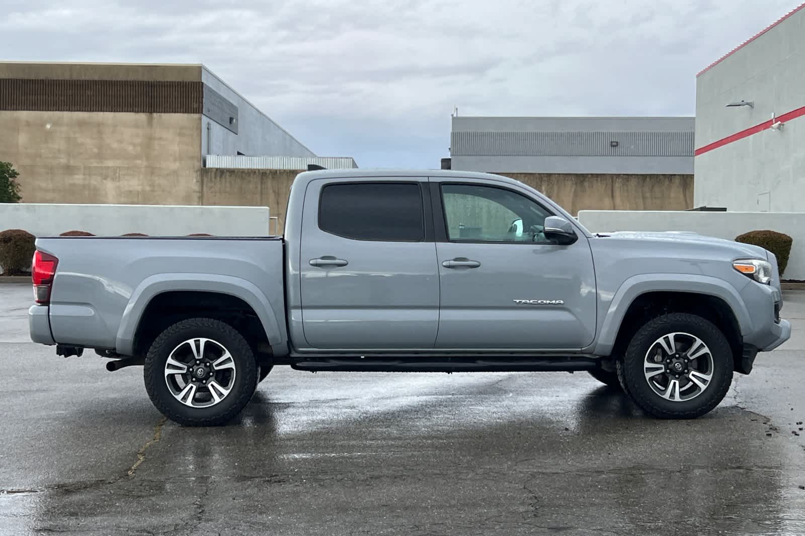 Thumbnail: 2019 Toyota Tacoma - 6