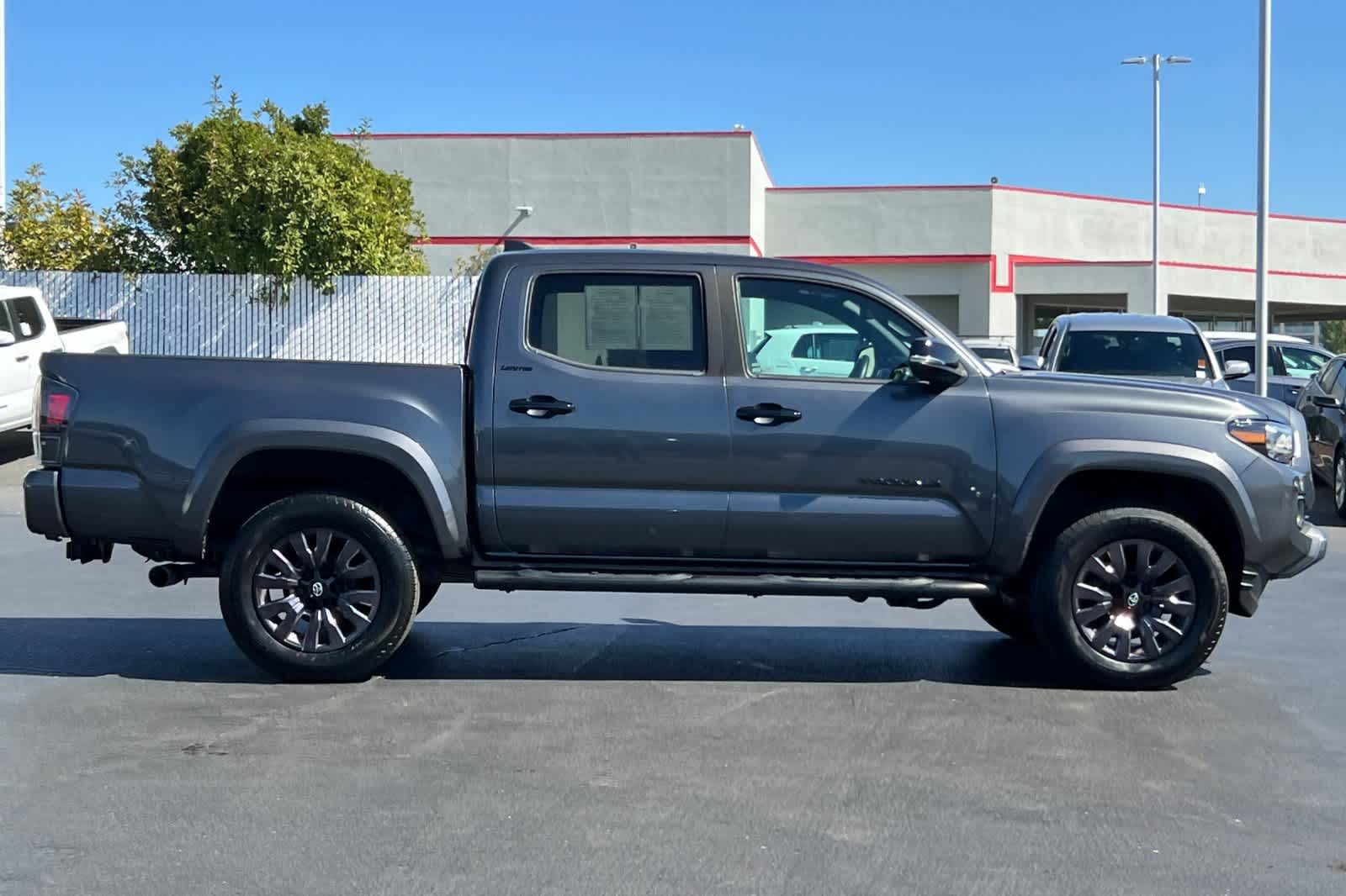 Thumbnail: 2021 Toyota Tacoma - 6