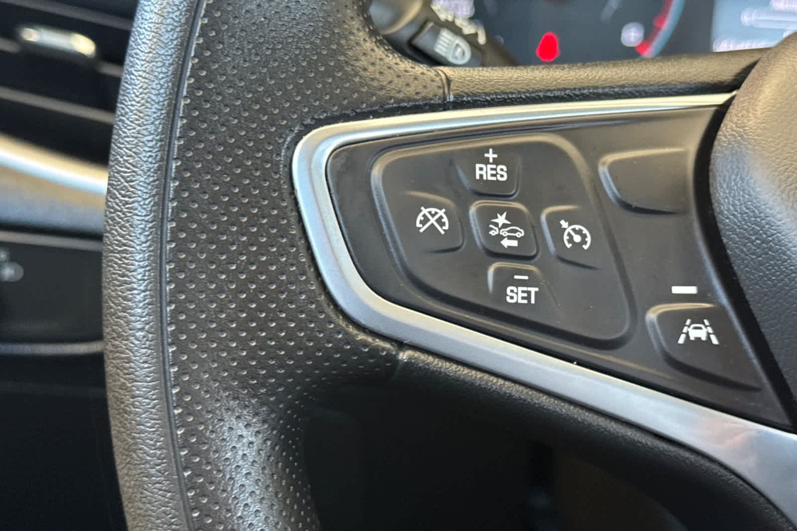 Thumbnail: 2023 Chevrolet Malibu - 25