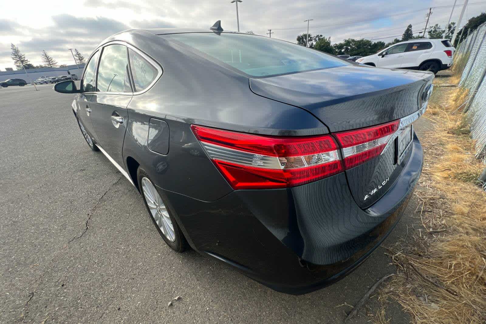 Thumbnail: 2013 Toyota Avalon - 4
