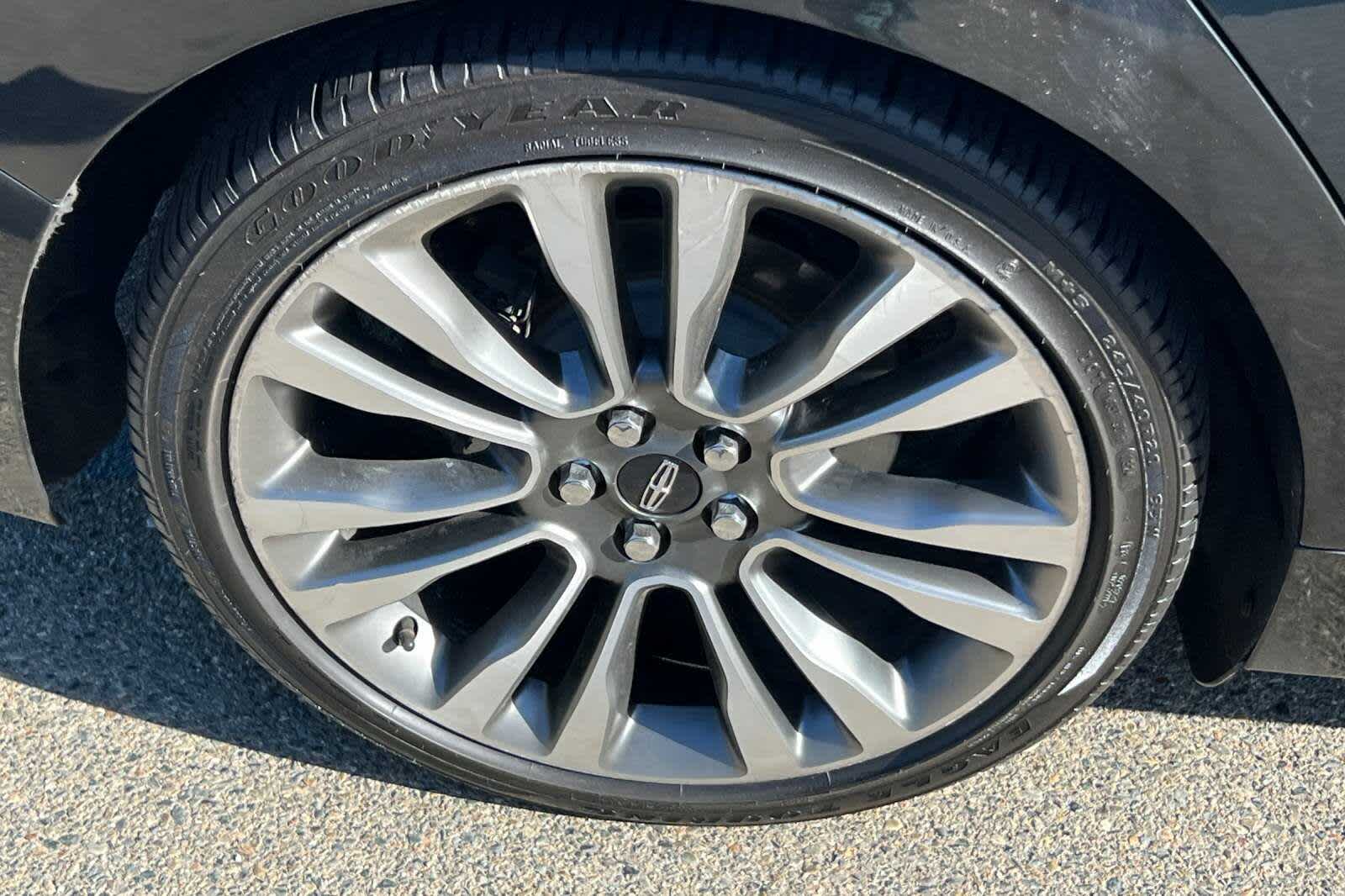 Thumbnail: 2018 Lincoln Continental - 13